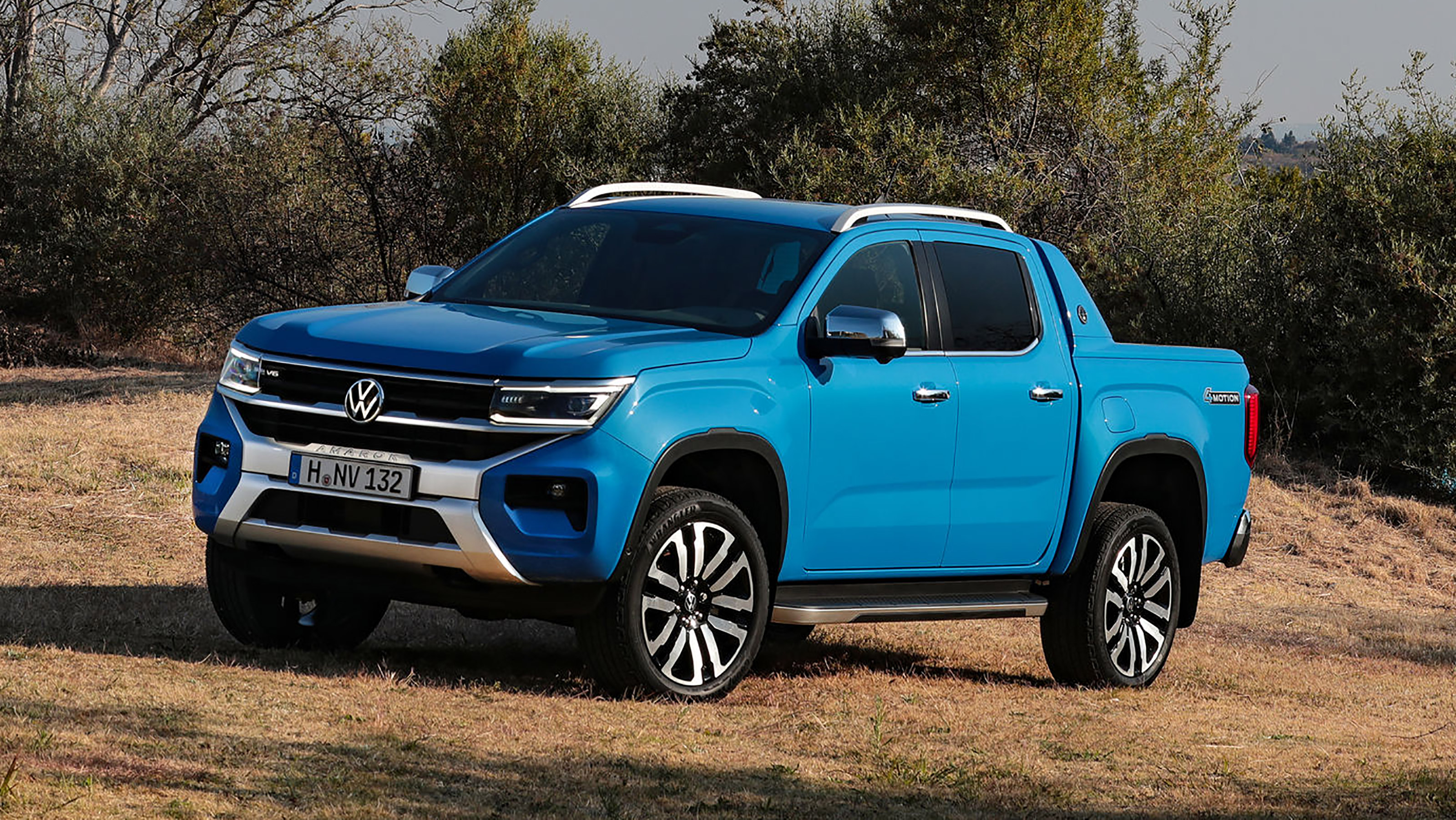 Volkswagen Amarok pickup front 3/4