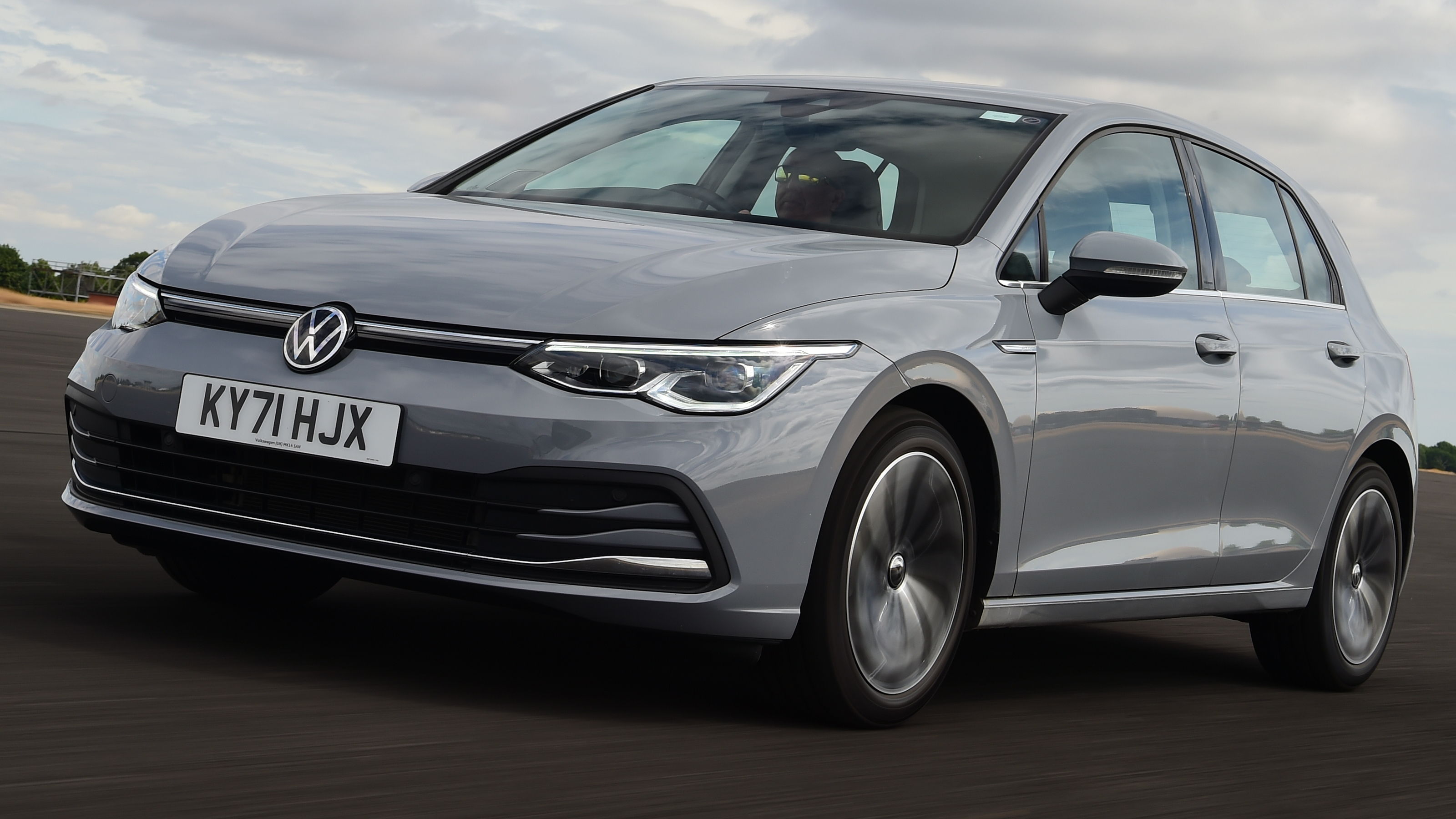 Golf front