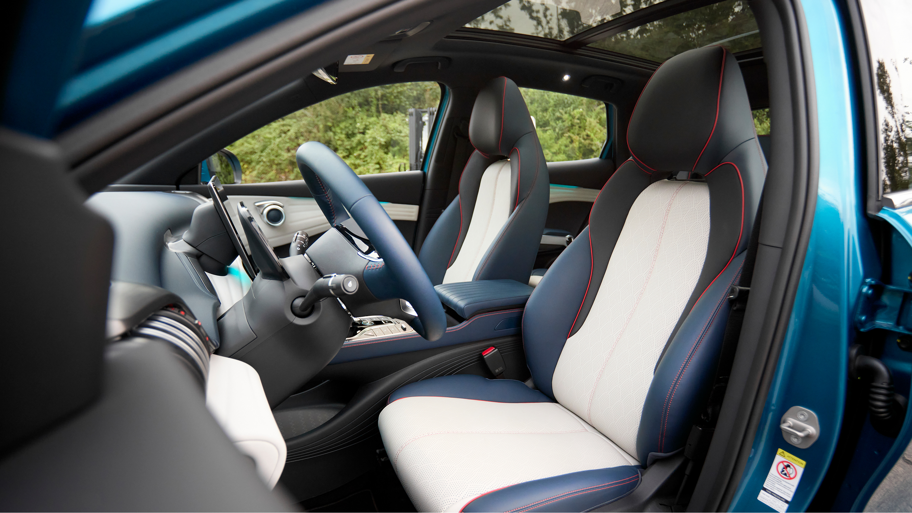 BYD Atto 3 front seats