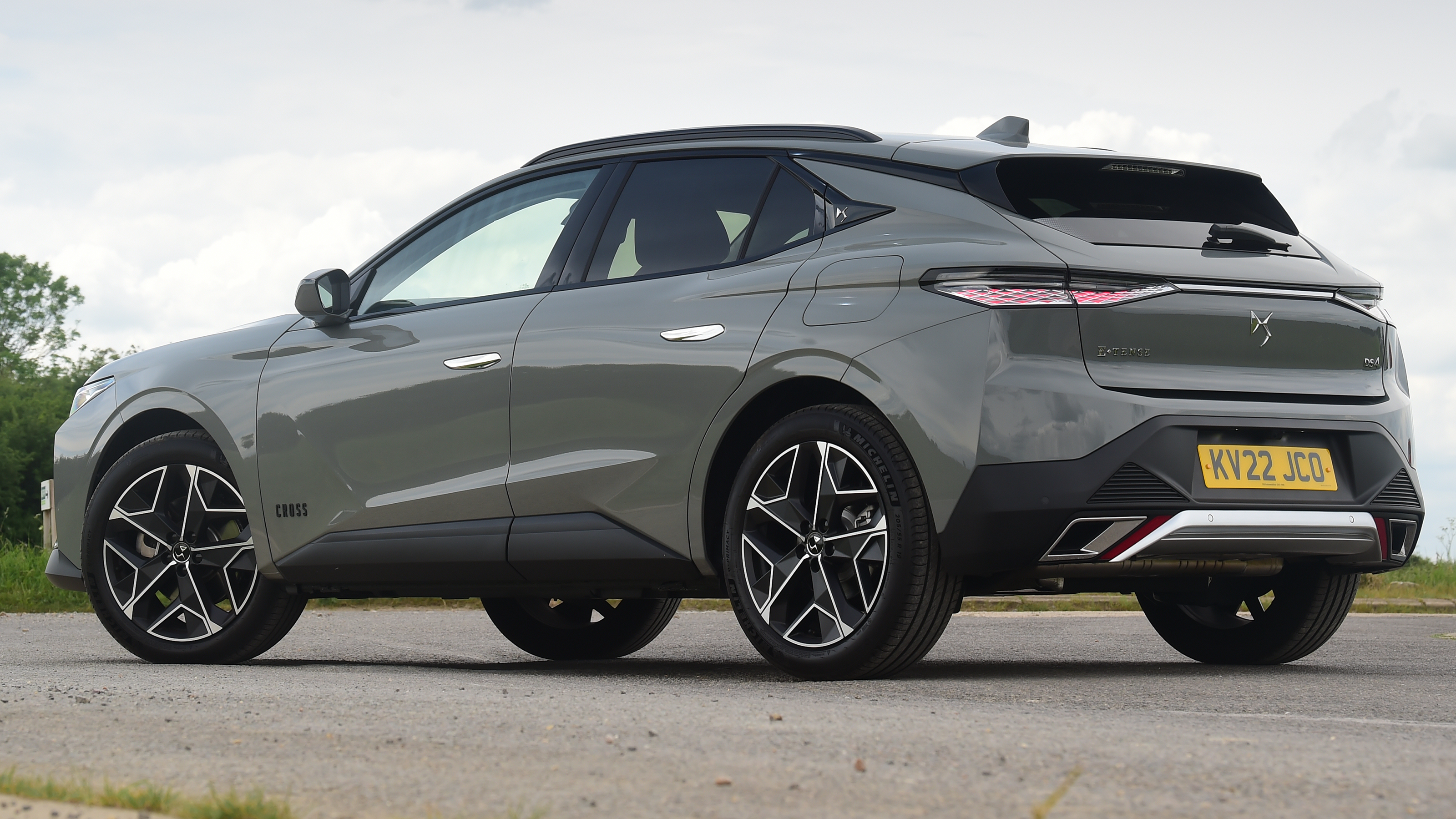 DS 4 hatchback UK rear 3/4 static
