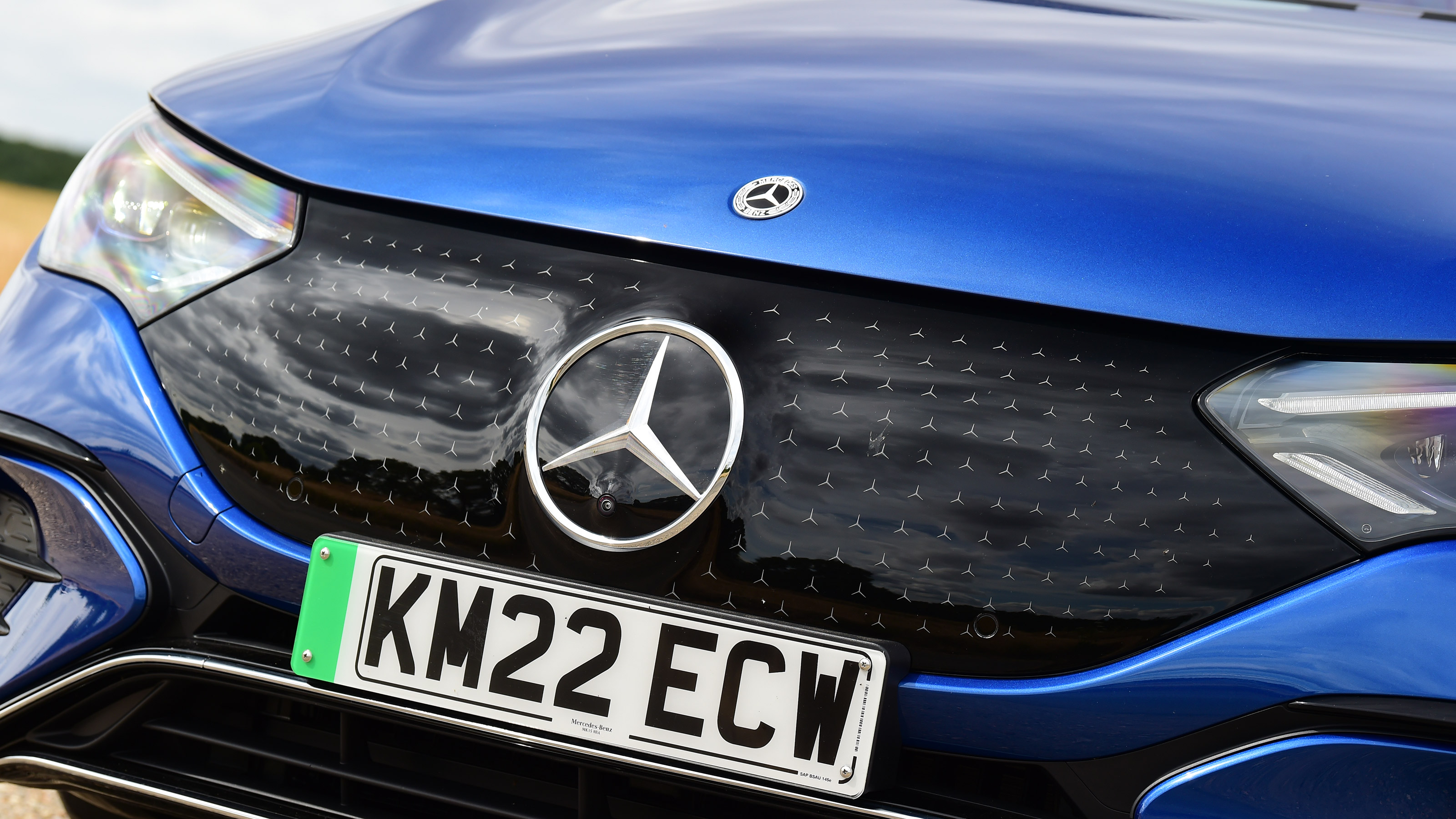 Mercedes EQE 350+ grille