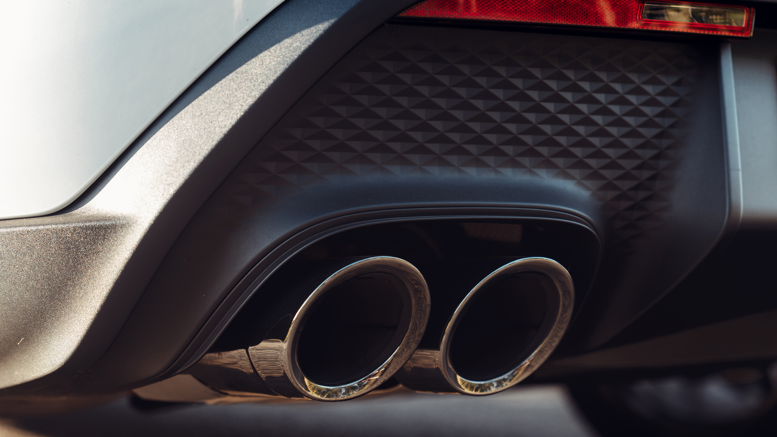 Porsche Macan SUV tailpipes
