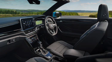 Volkswagen T-Roc Cabriolet interior