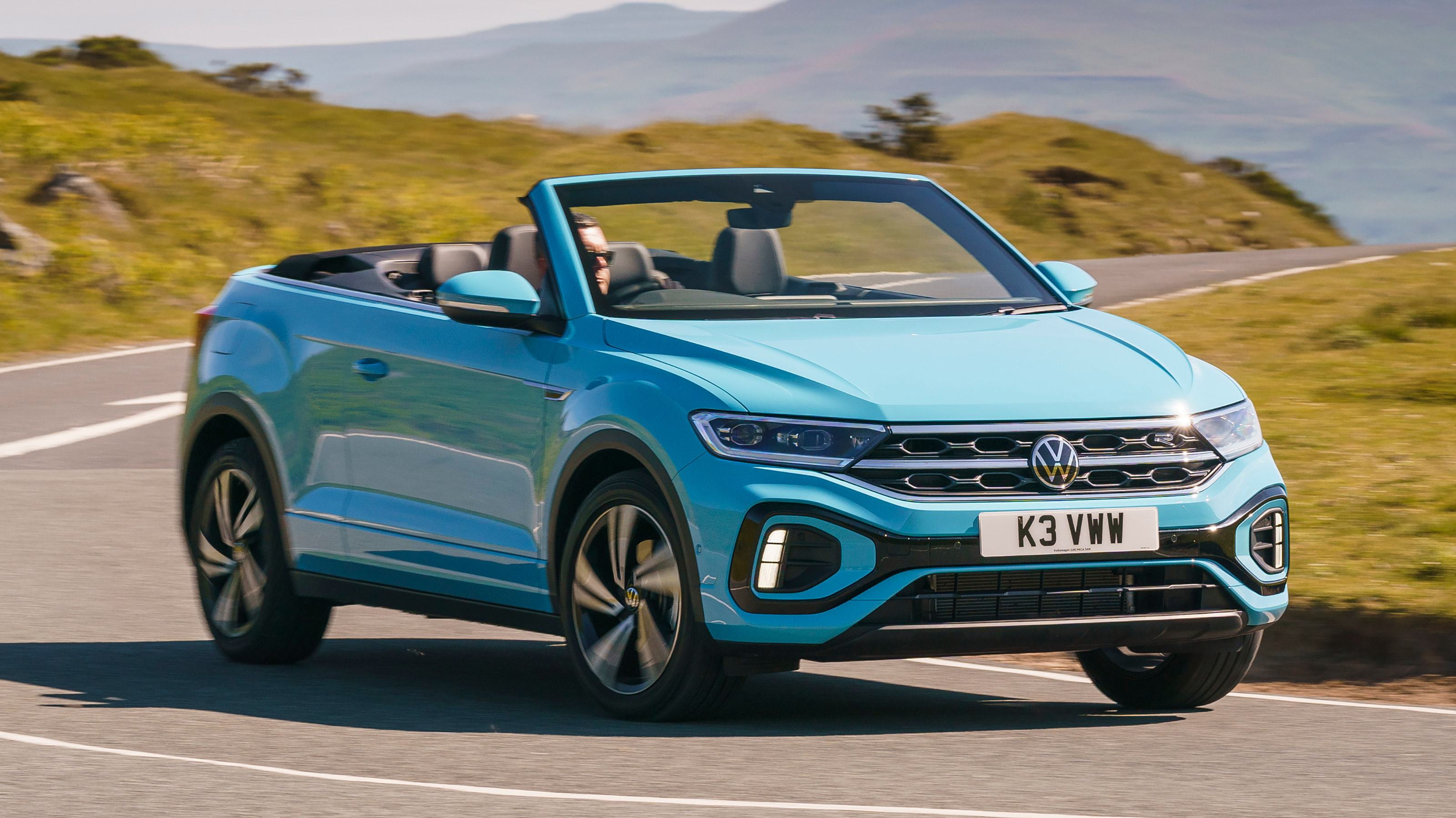Volkswagen T-Roc Cabriolet front 3/4 cornering