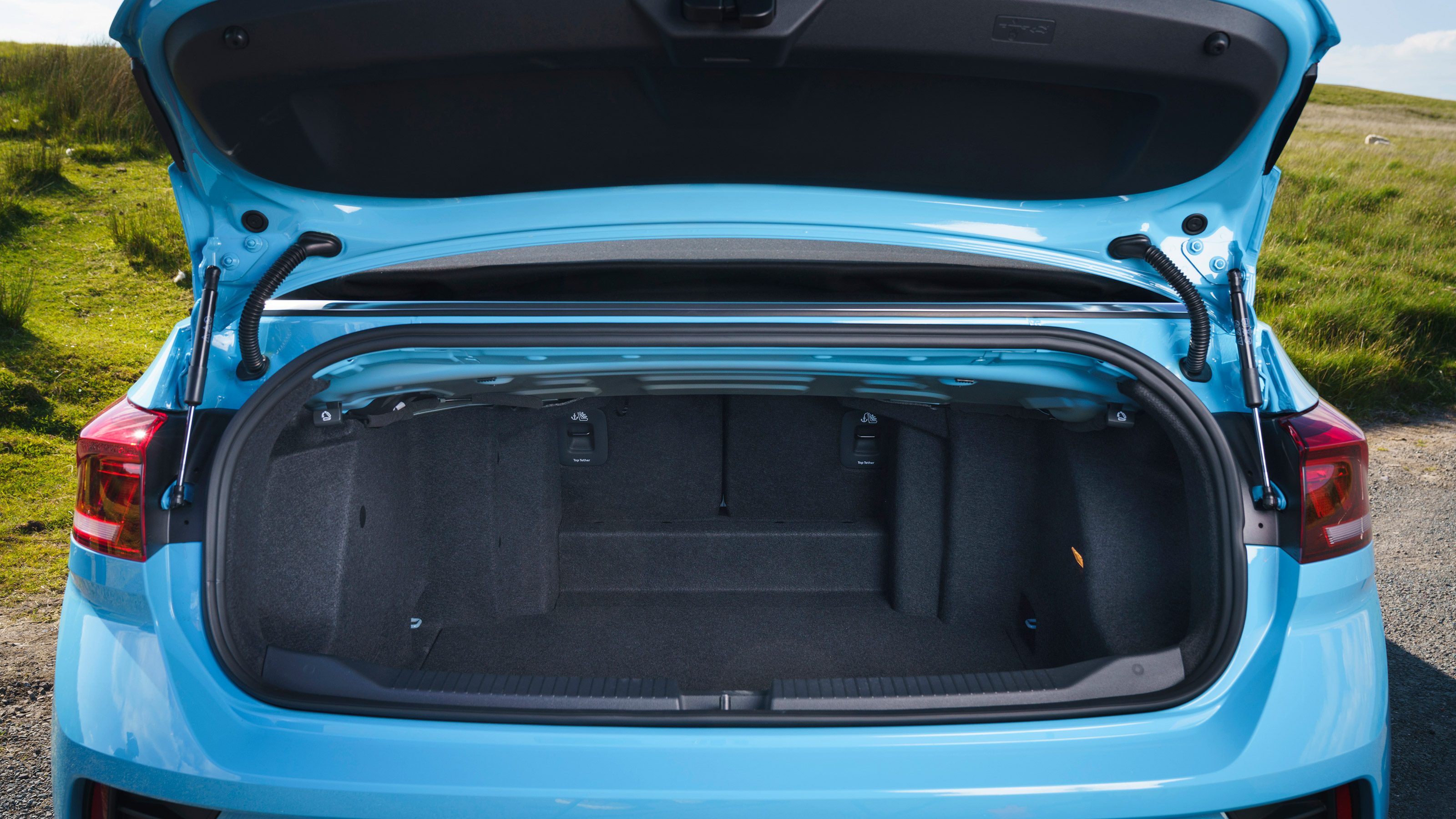 Volkswagen T-Roc Cabriolet boot