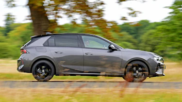 Vauxhall Astra hatchback side panning