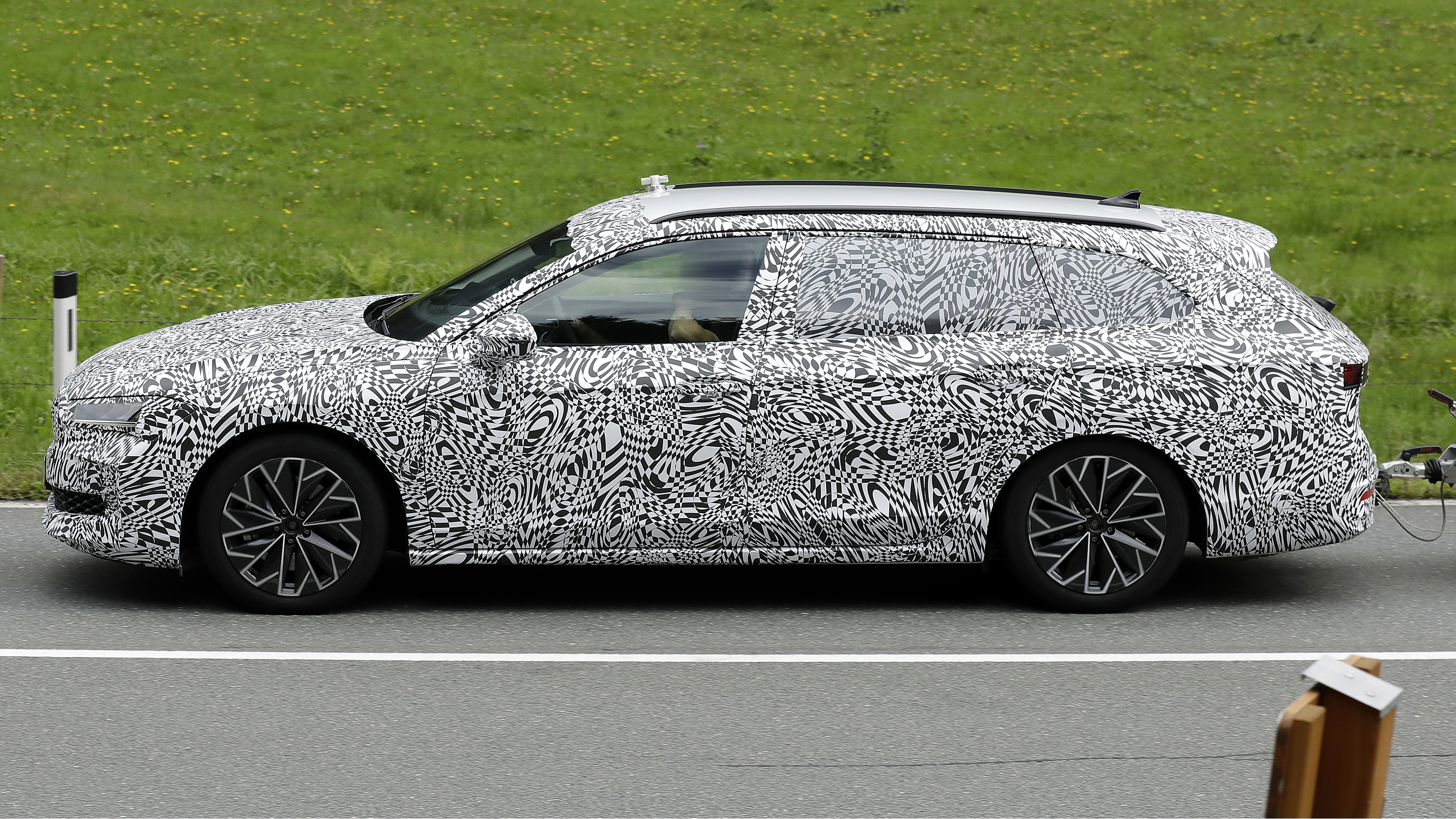 2023 Skoda Superb side profile