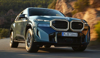2022 BMW XM front