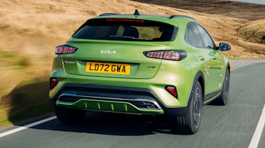 Kia XCeed hatchback rear tracking