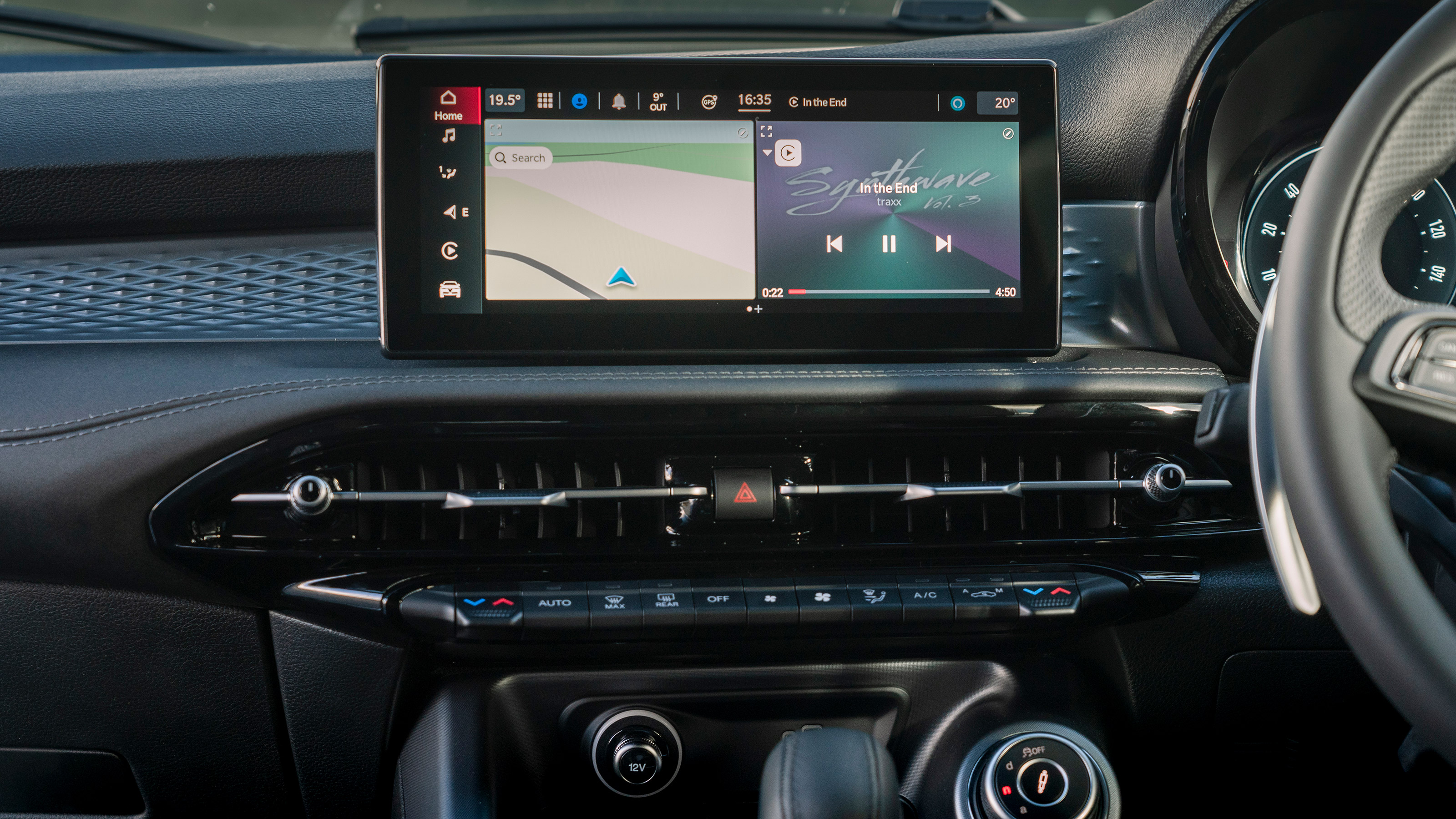 Alfa Romeo Tonale SUV infotainment display