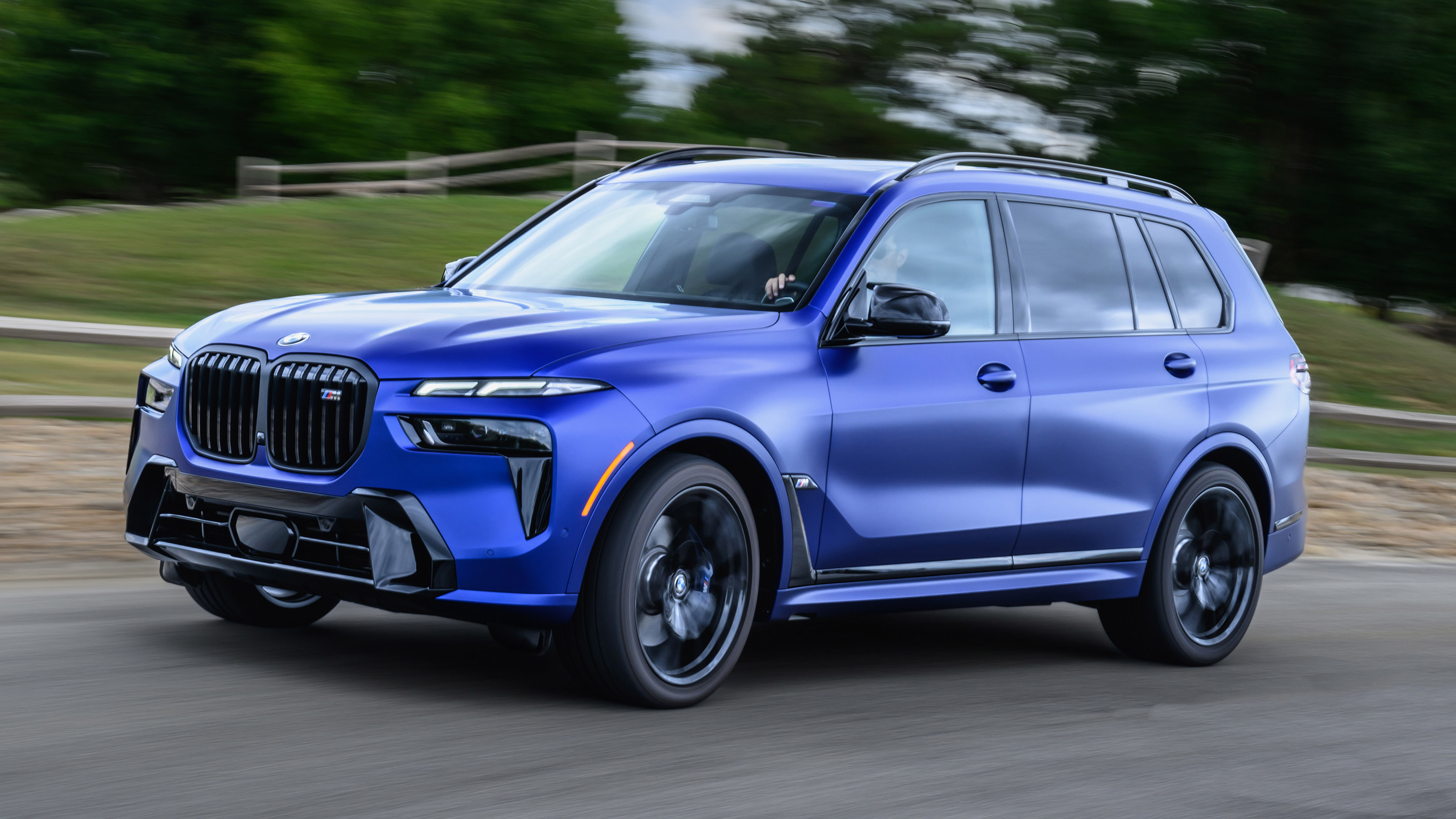 BMW X7 SUV side tracking