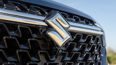 Suzuki S-Cross SUV grille