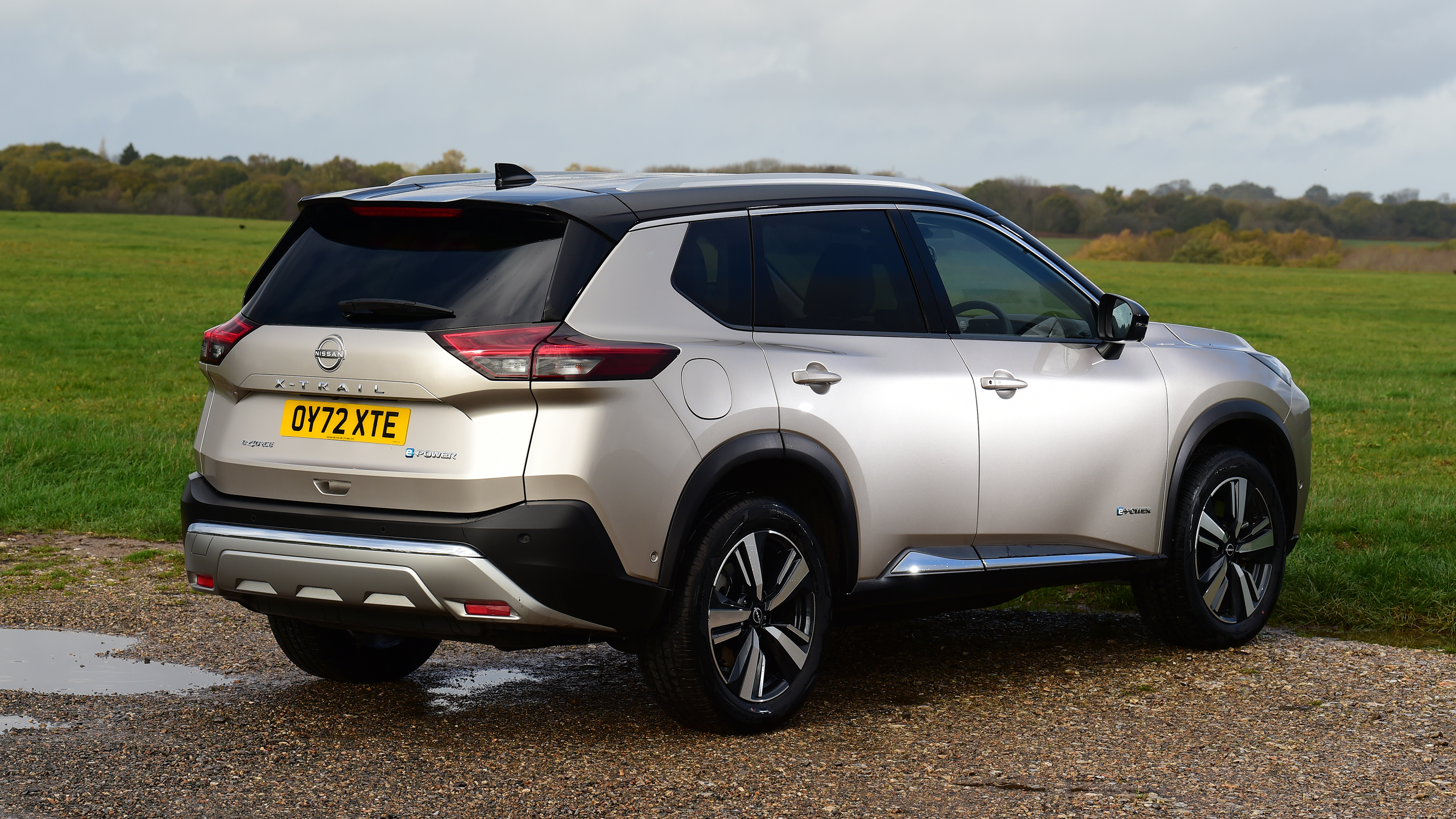 Nissan X-Trail offside rear