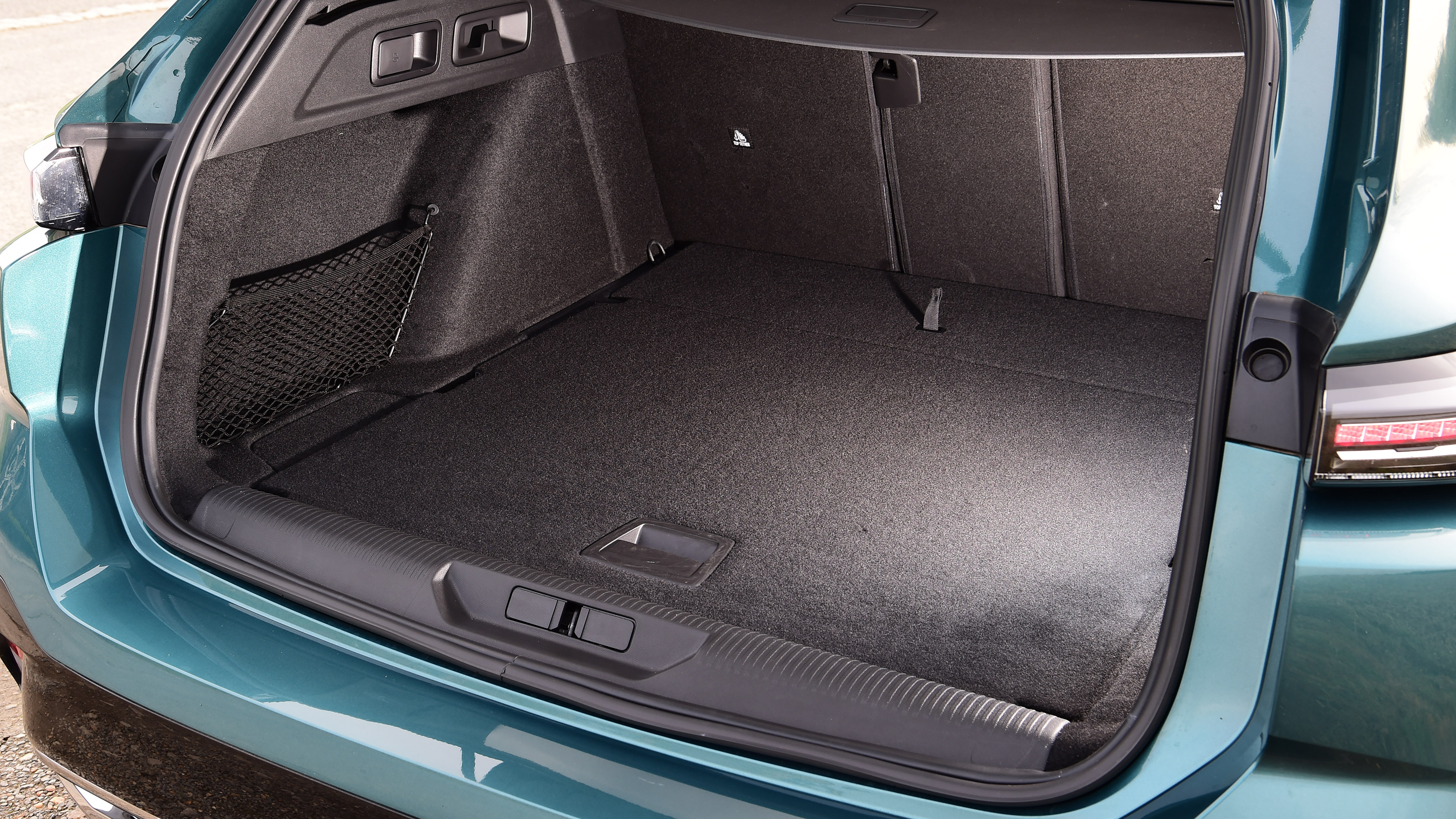 Peugeot 308 SW - boot