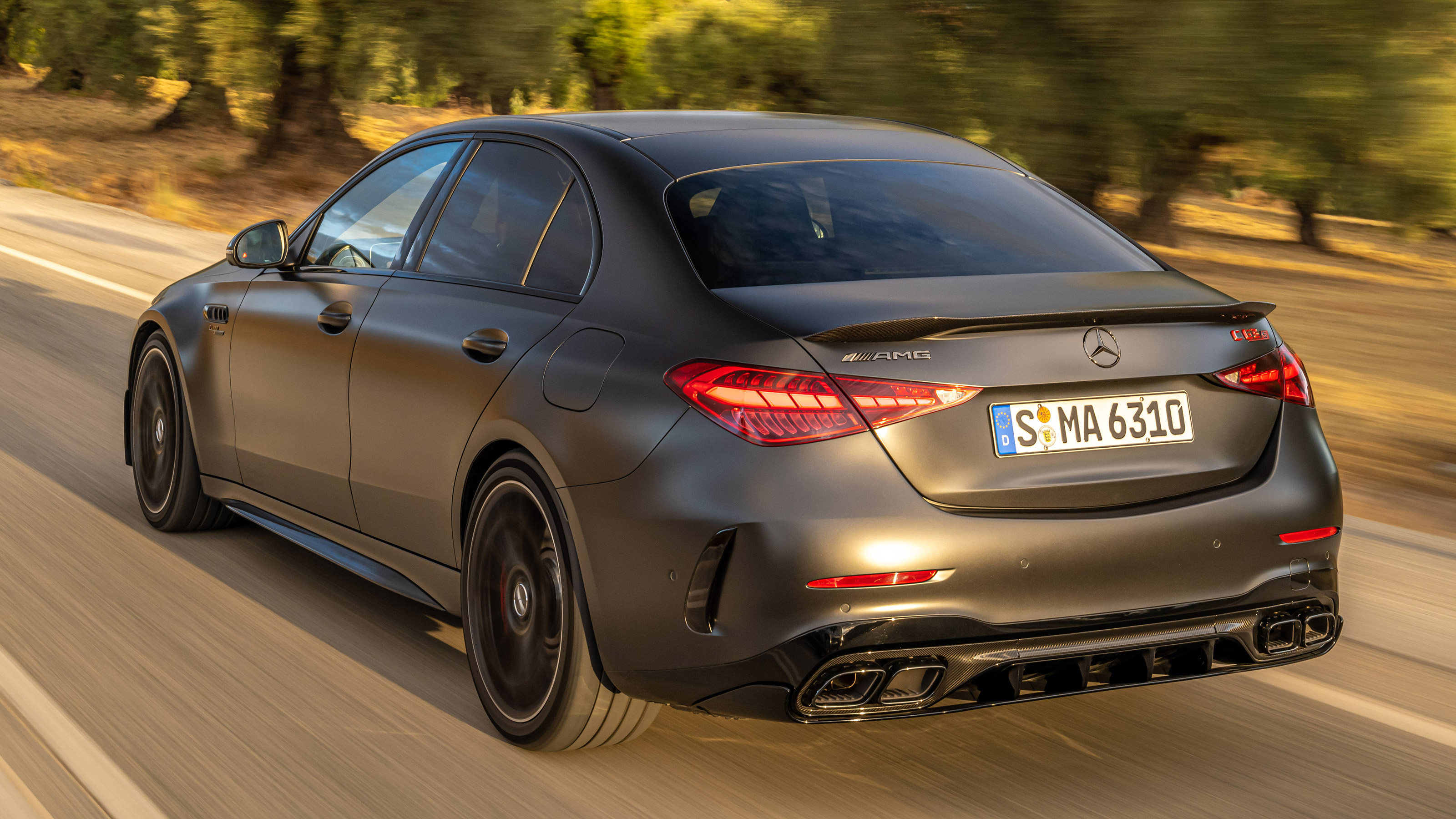 Mercedes-AMG C 63 S E-Performance rear tracking