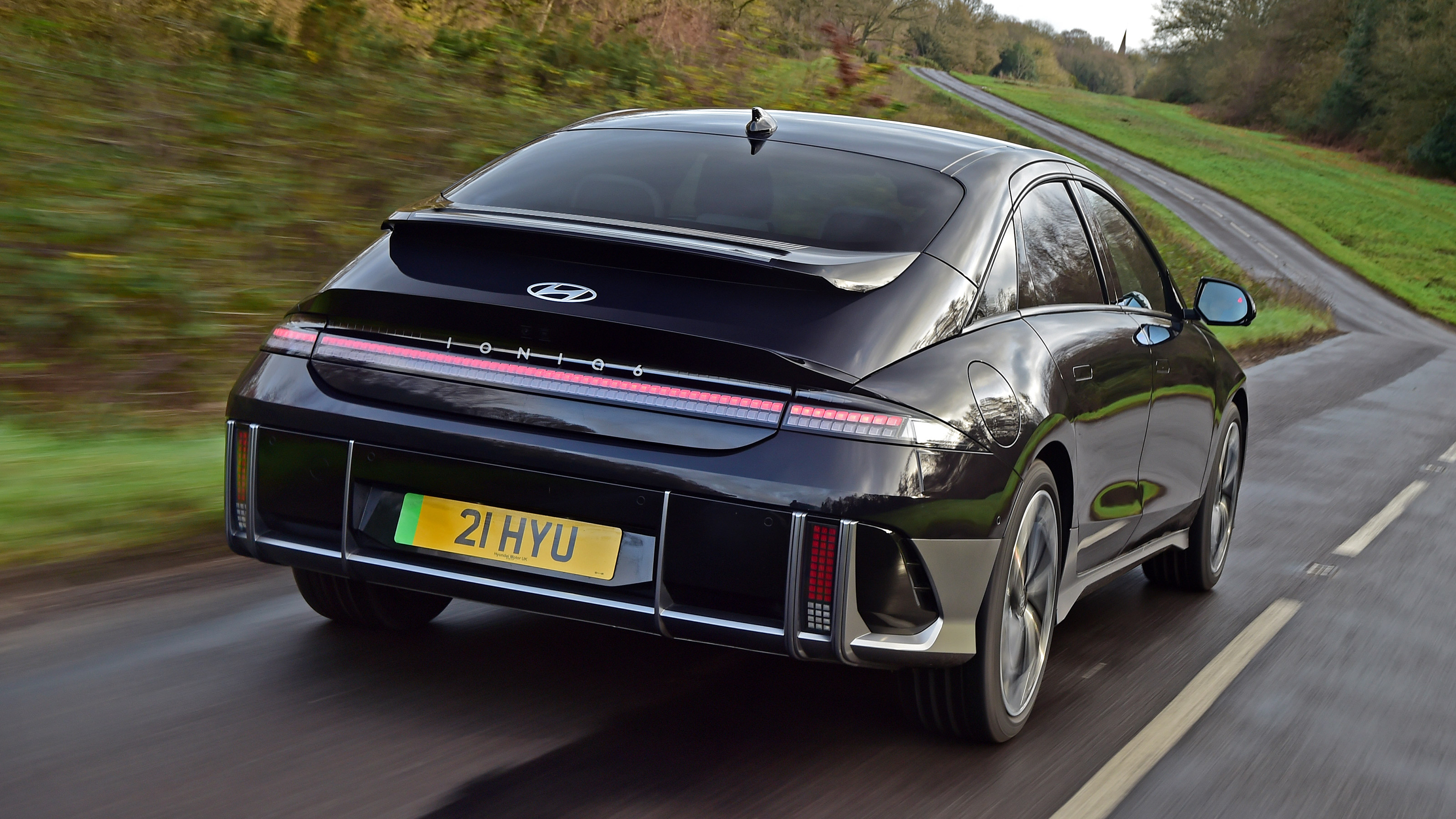 Hyundai Ioniq 6 rear tracking