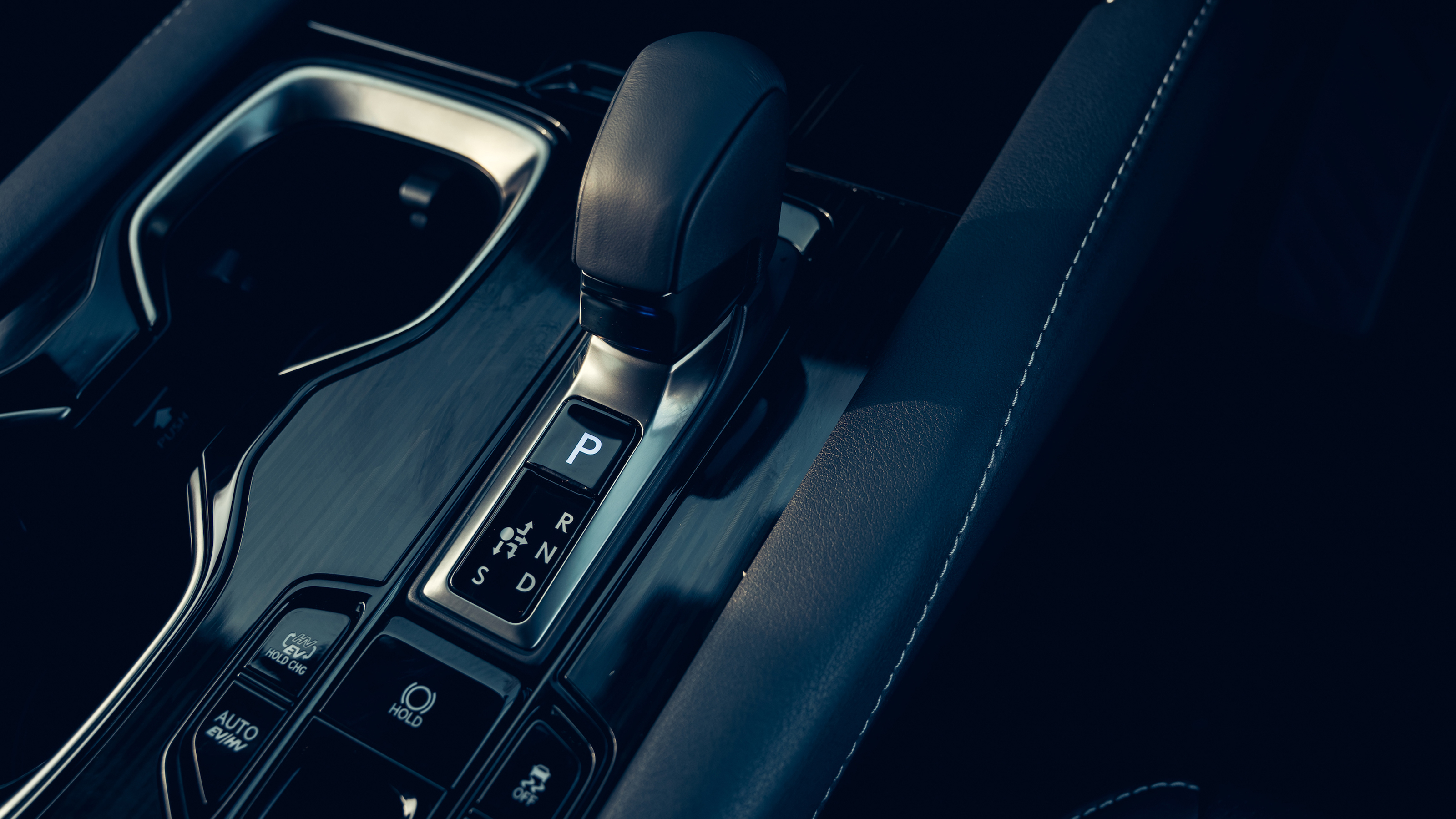 Lexus RX SUV gear selector