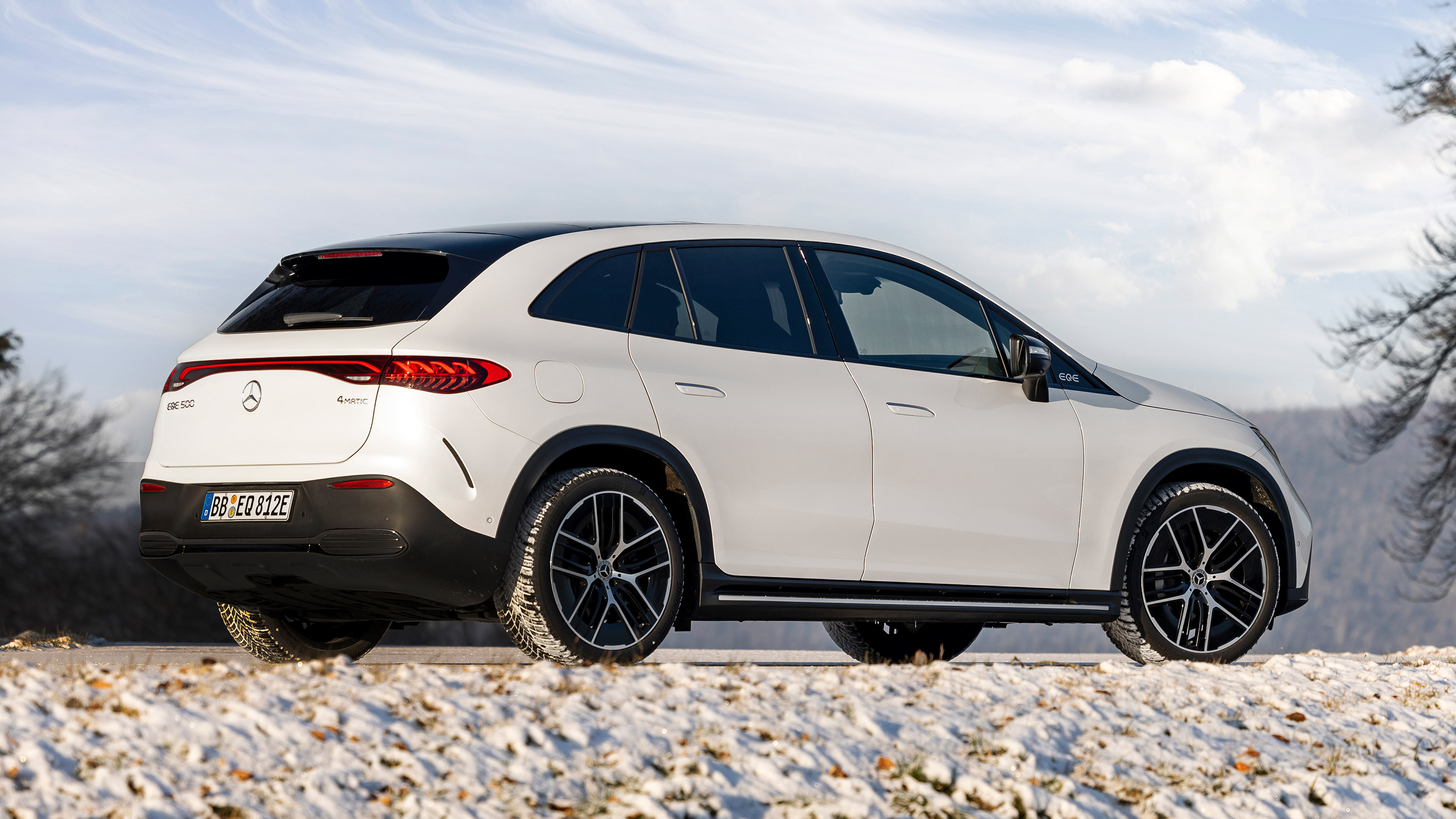 Mercedes EQE SUV rear 3/4 static