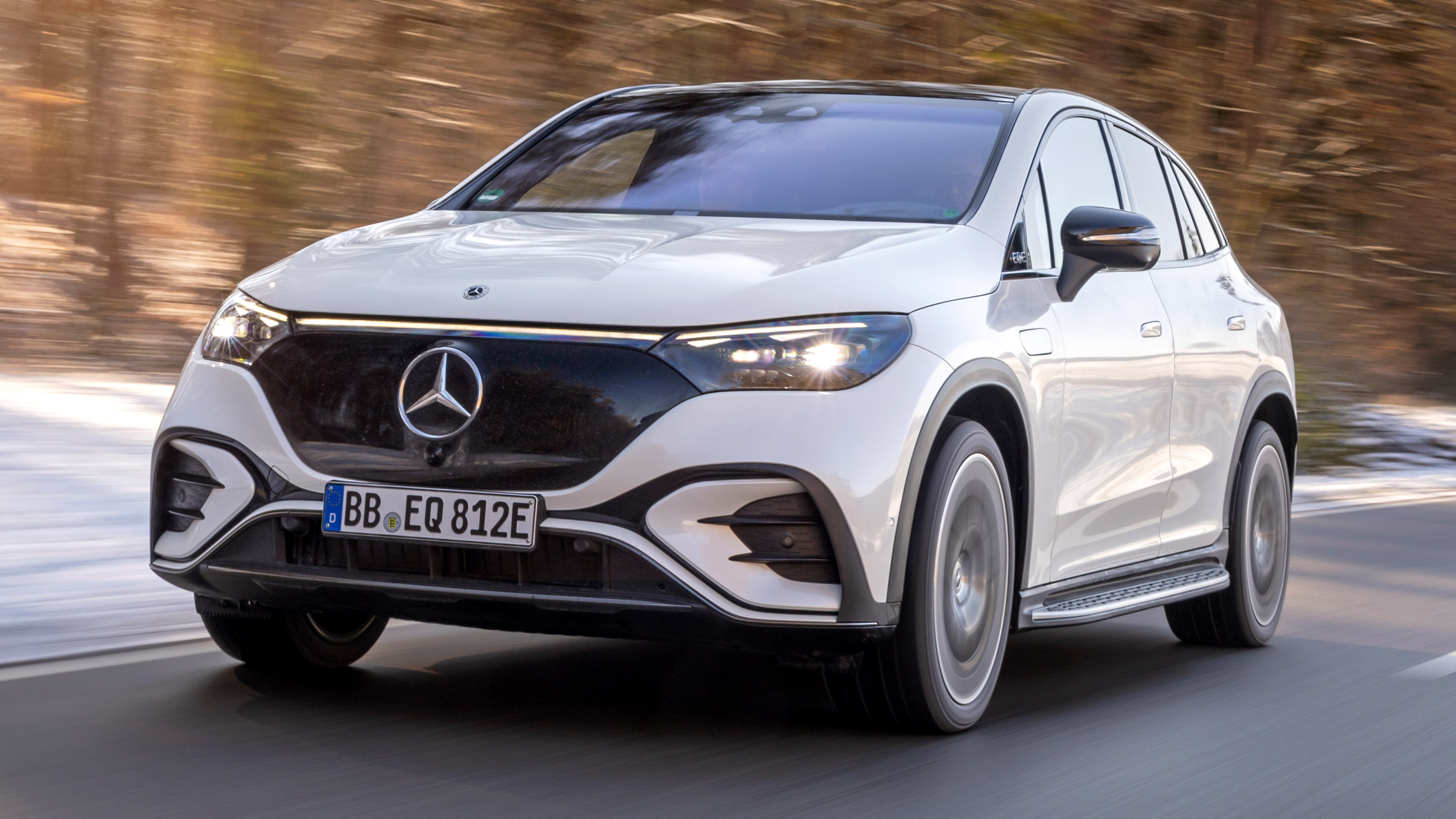 Mercedes EQE SUV front 3/4 tracking