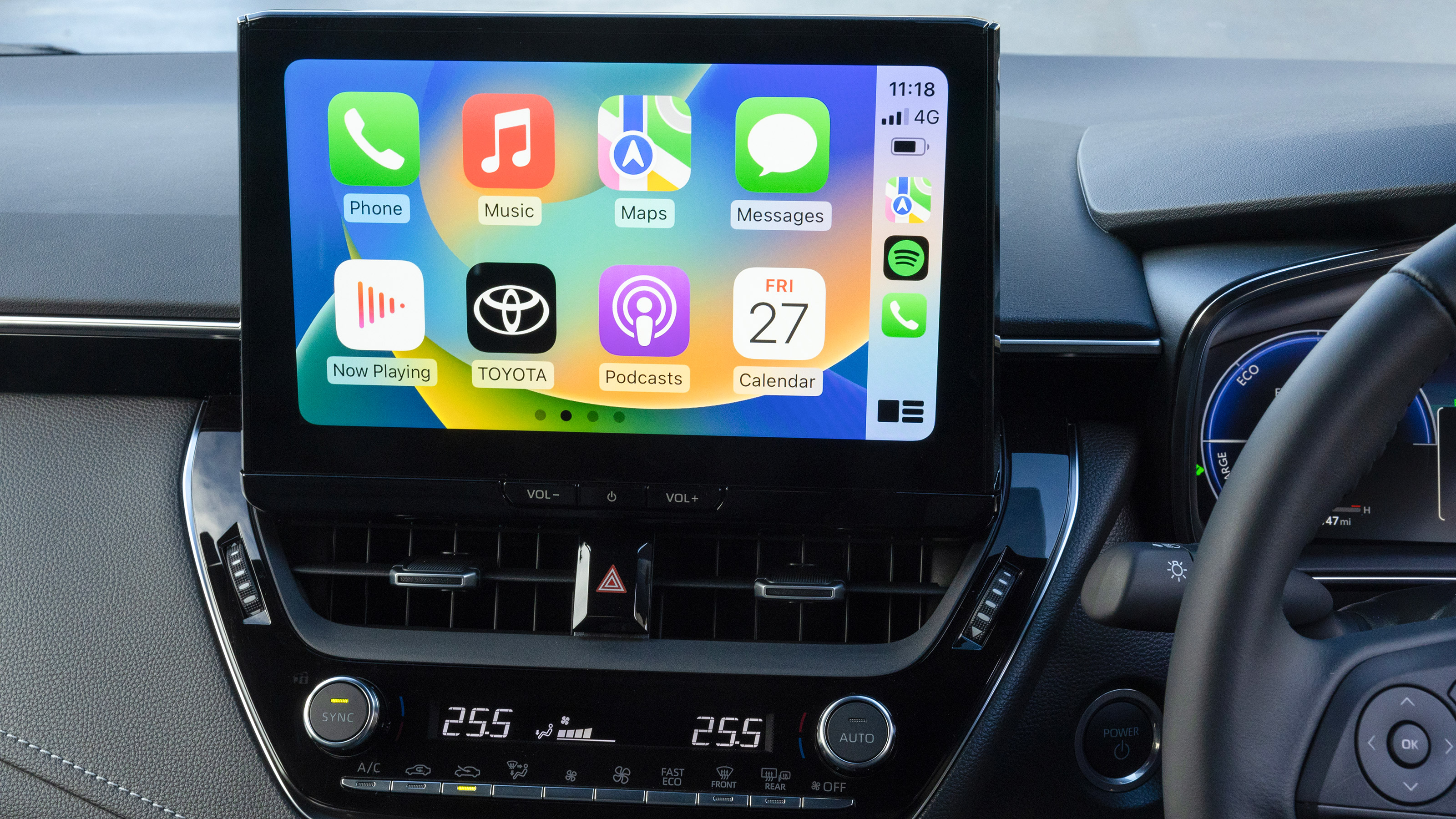 Toyota Corolla hatchback infotainment