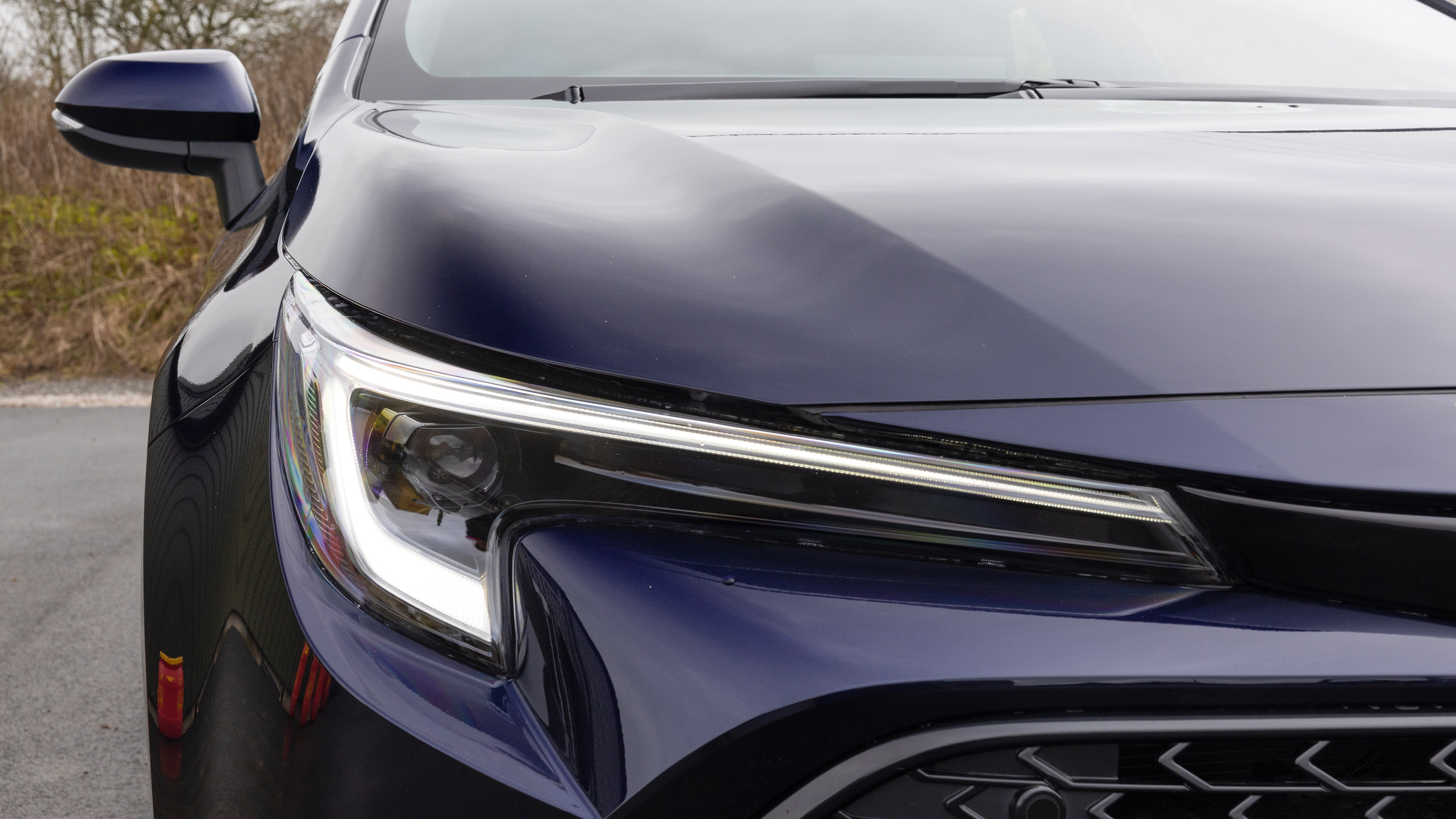 Toyota Corolla hatchback headlights