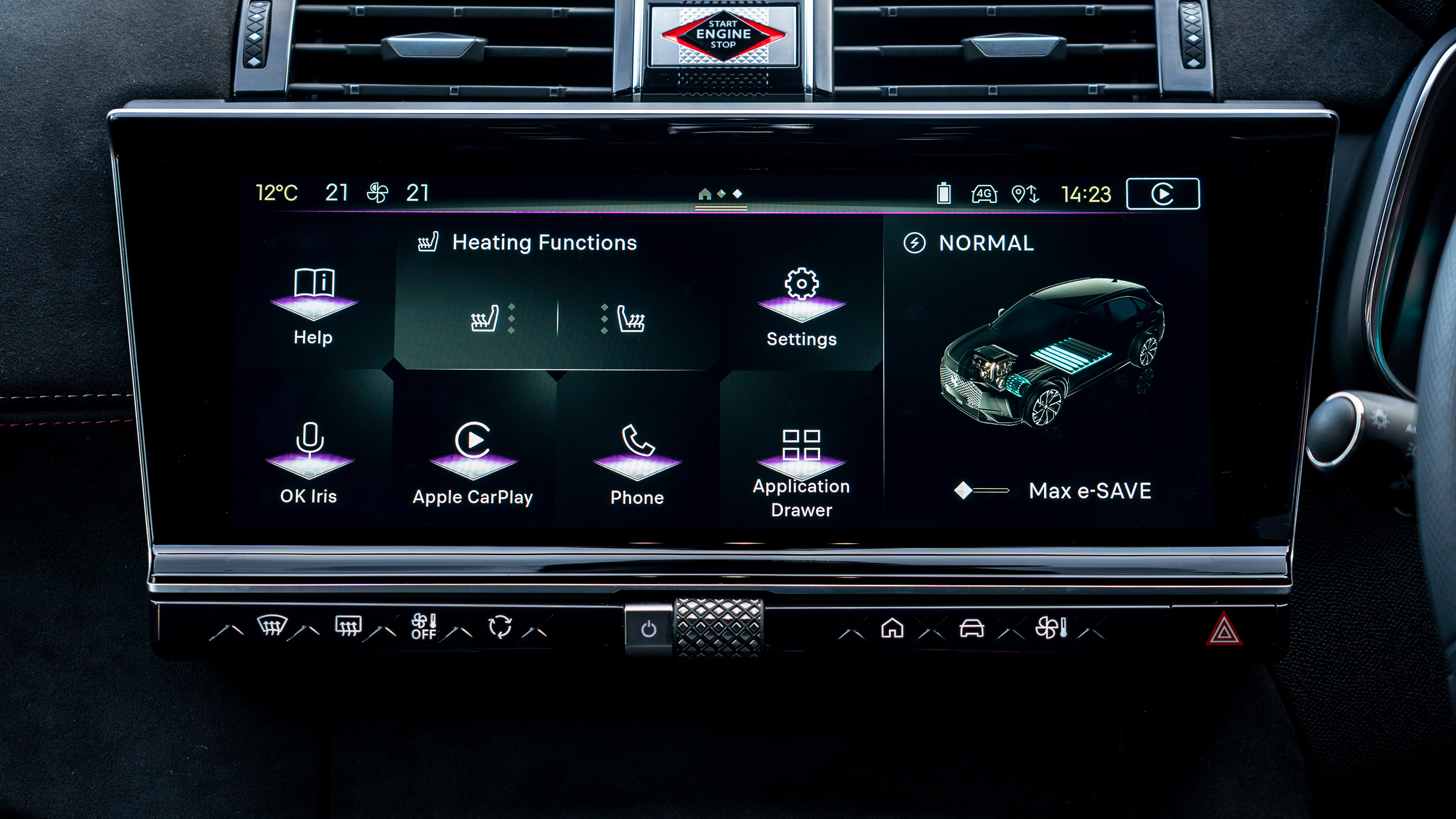 DS 7 SUV UK infotainment