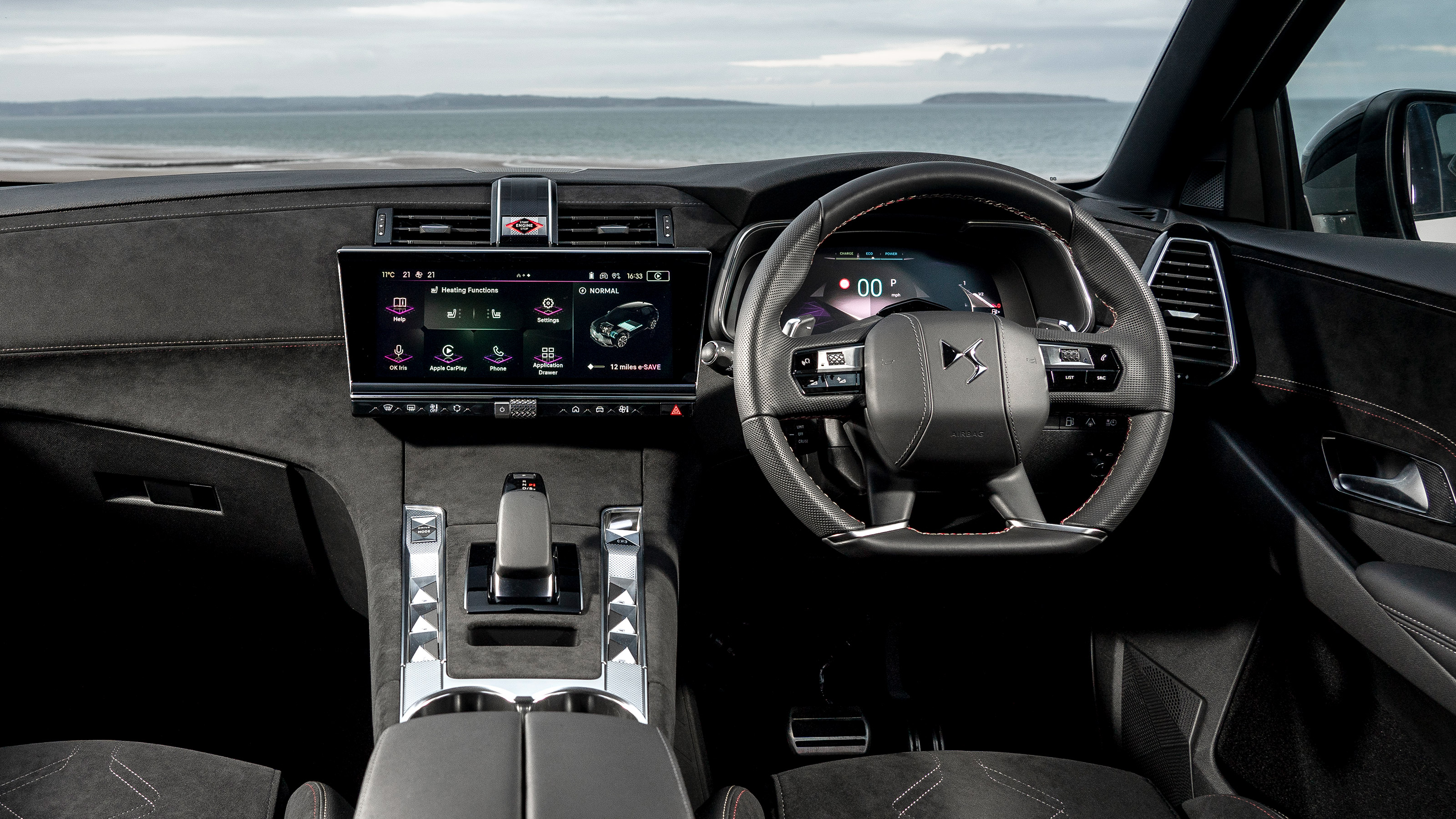 DS 7 SUV UK interior