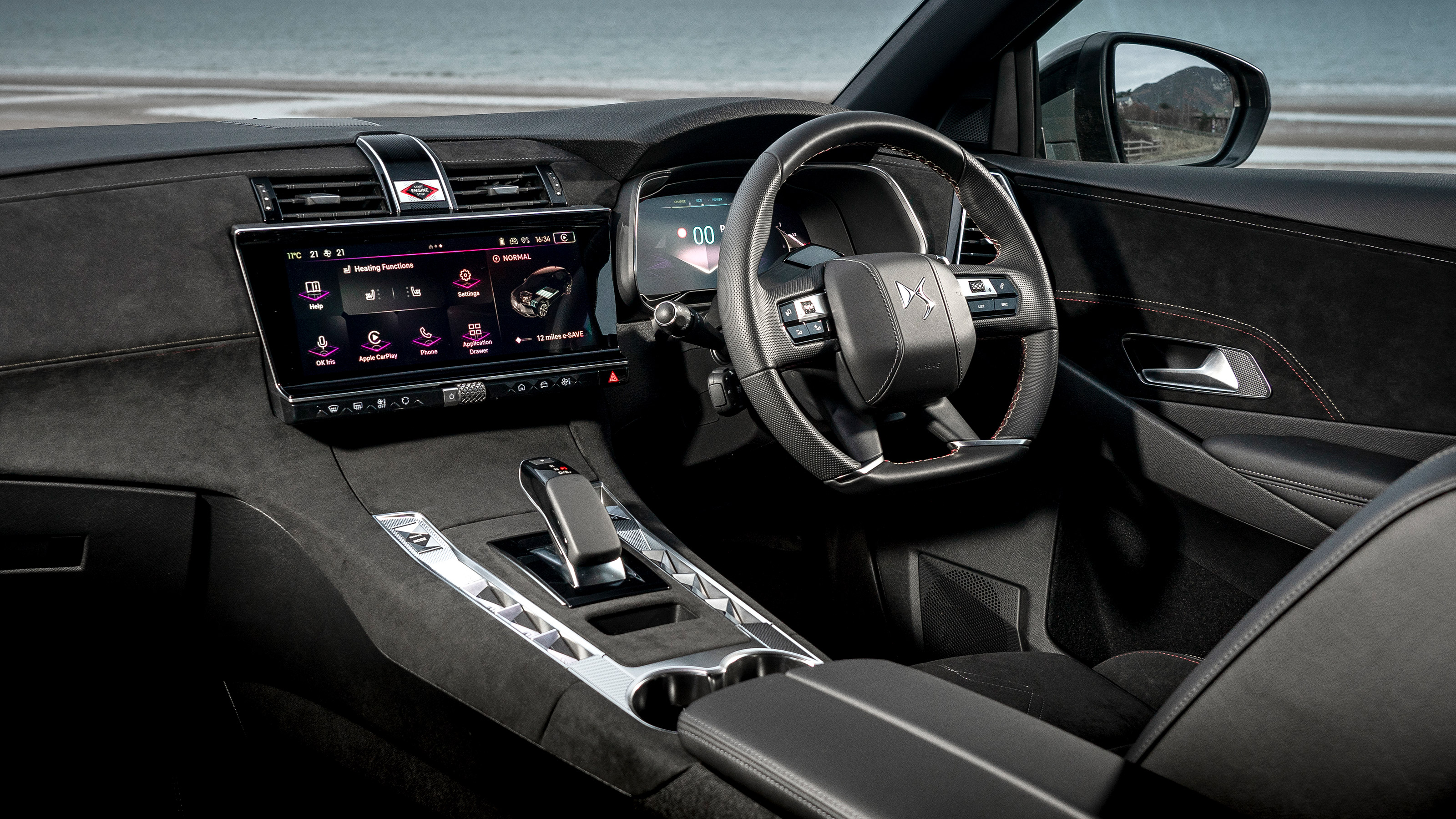 DS 7 SUV UK driver's seat