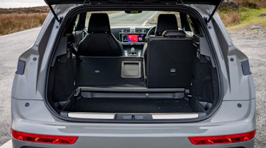 DS 7 SUV UK boot seats folded