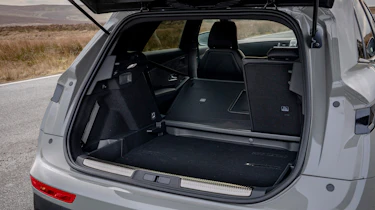DS 7 SUV UK boot seats down