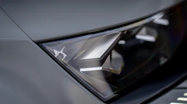DS 7 SUV UK headlights