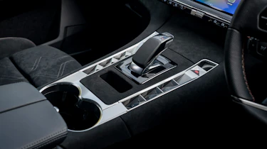 DS 7 SUV UK centre console
