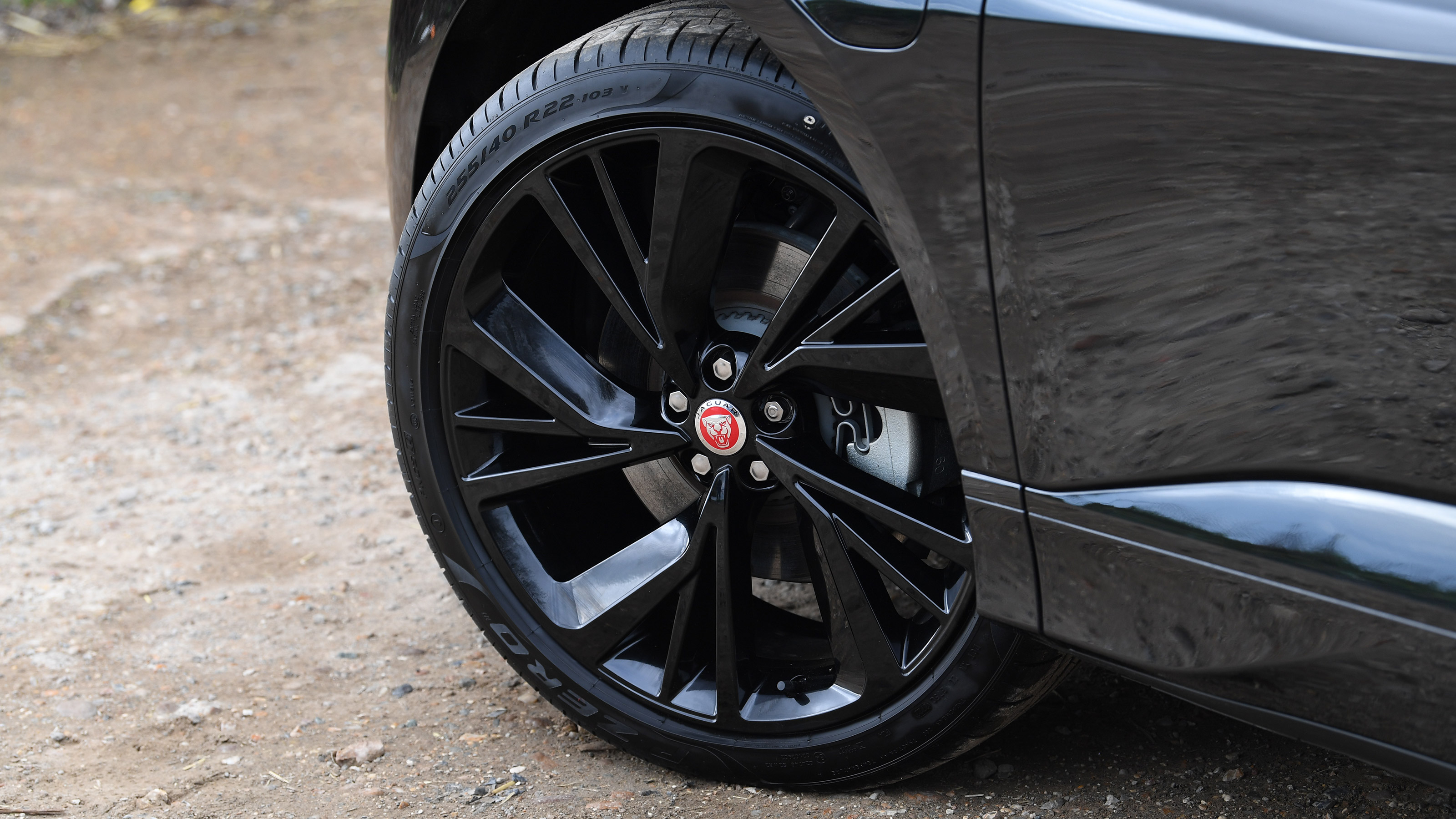 Jaguar I-Pace SUV alloy wheels