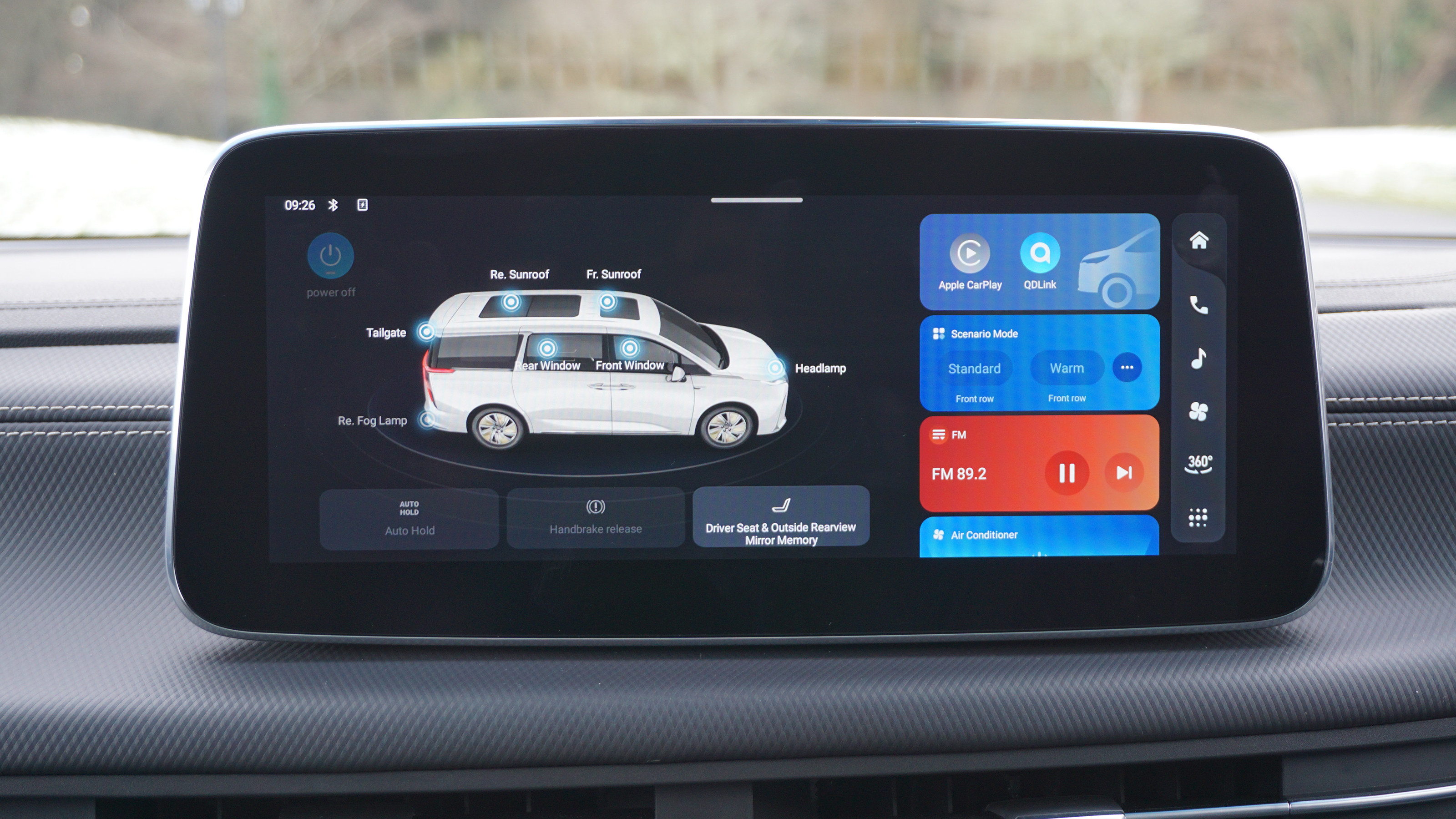 Maxus Mifa 9 MPV infotainment