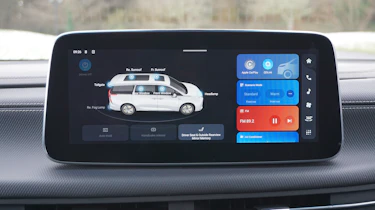 Maxus Mifa 9 MPV infotainment