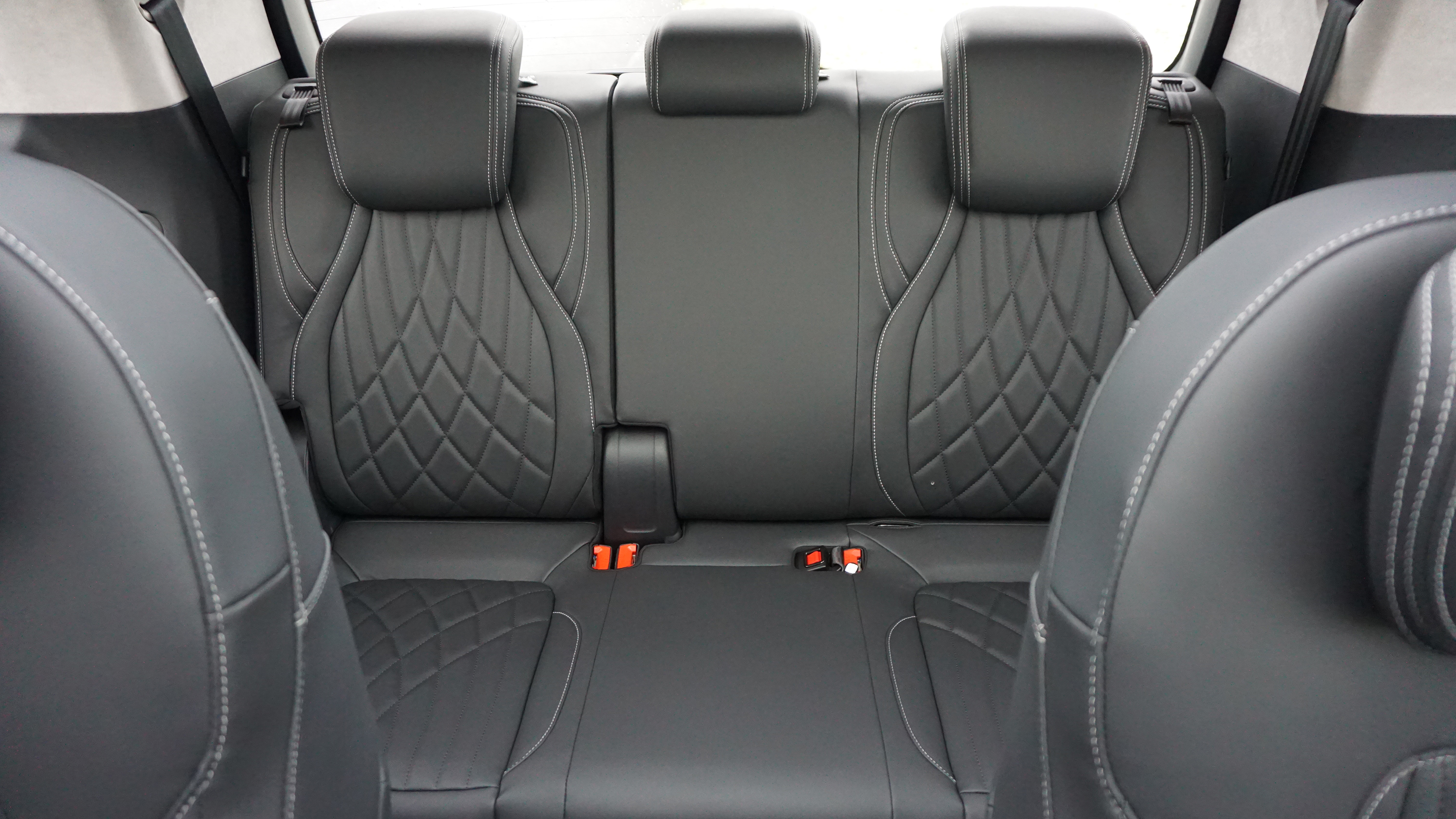 Maxus Mifa 9 MPV third row