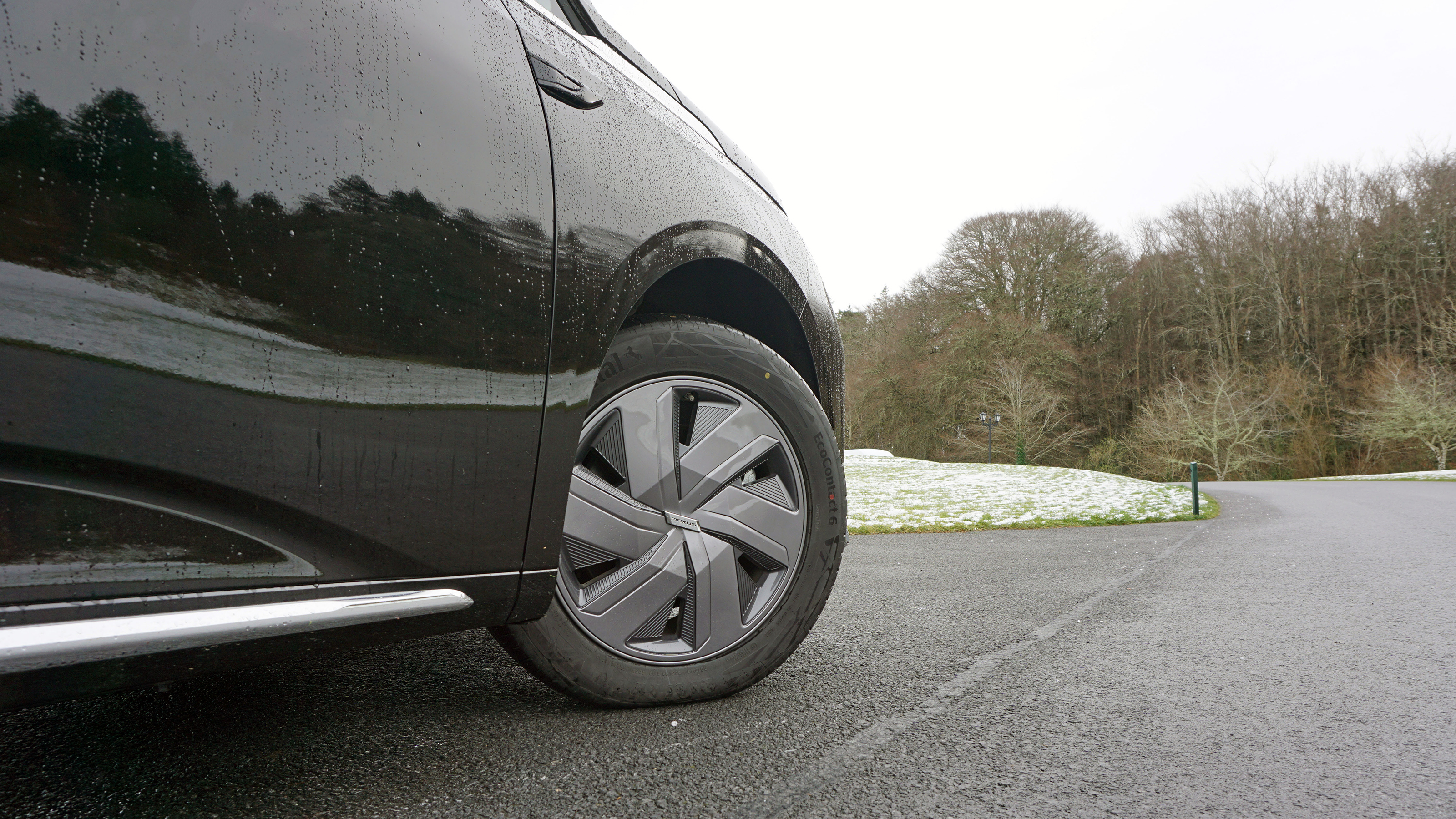 Maxus Mifa 9 MPV wheels