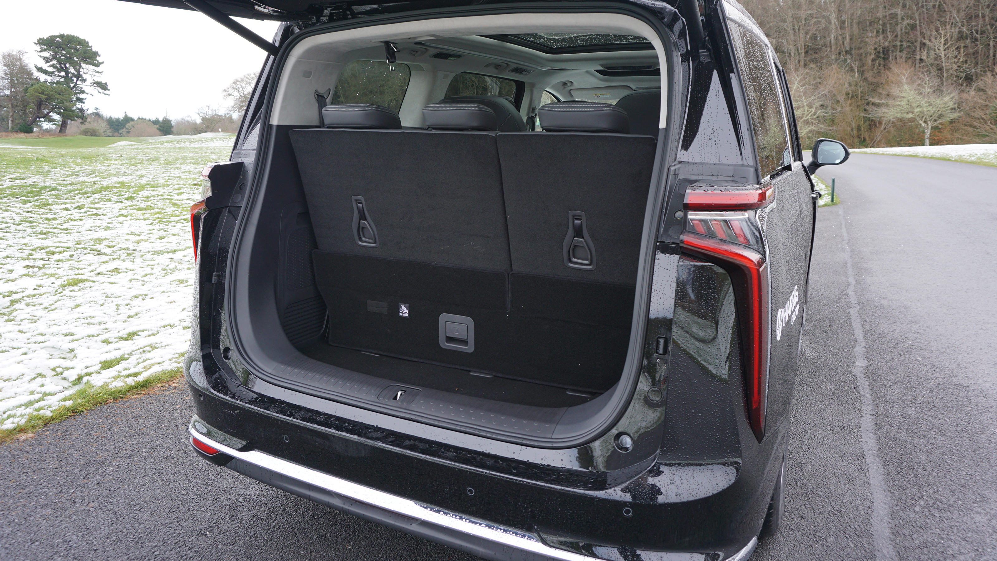 Maxus Mifa 9 MPV boot