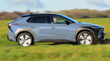 Subaru Solterra SUV side panning