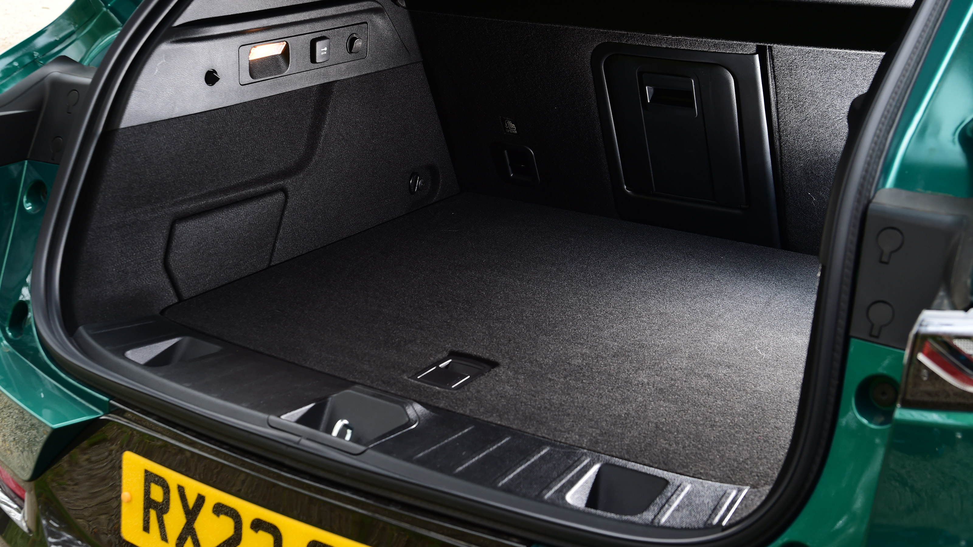 Alfa Romeo Tonale PHEV boot