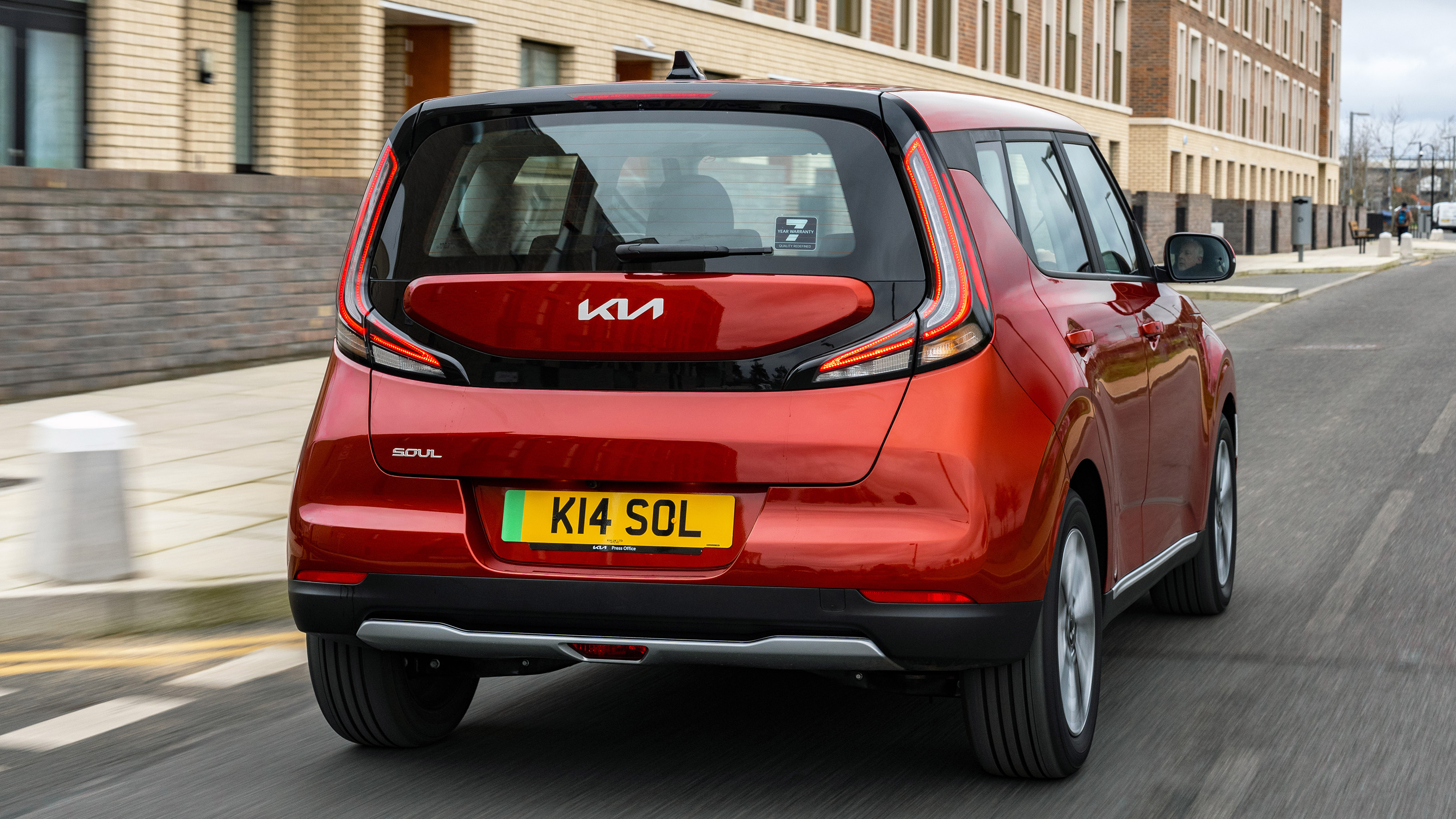Kia Soul Urban EV rear tracking