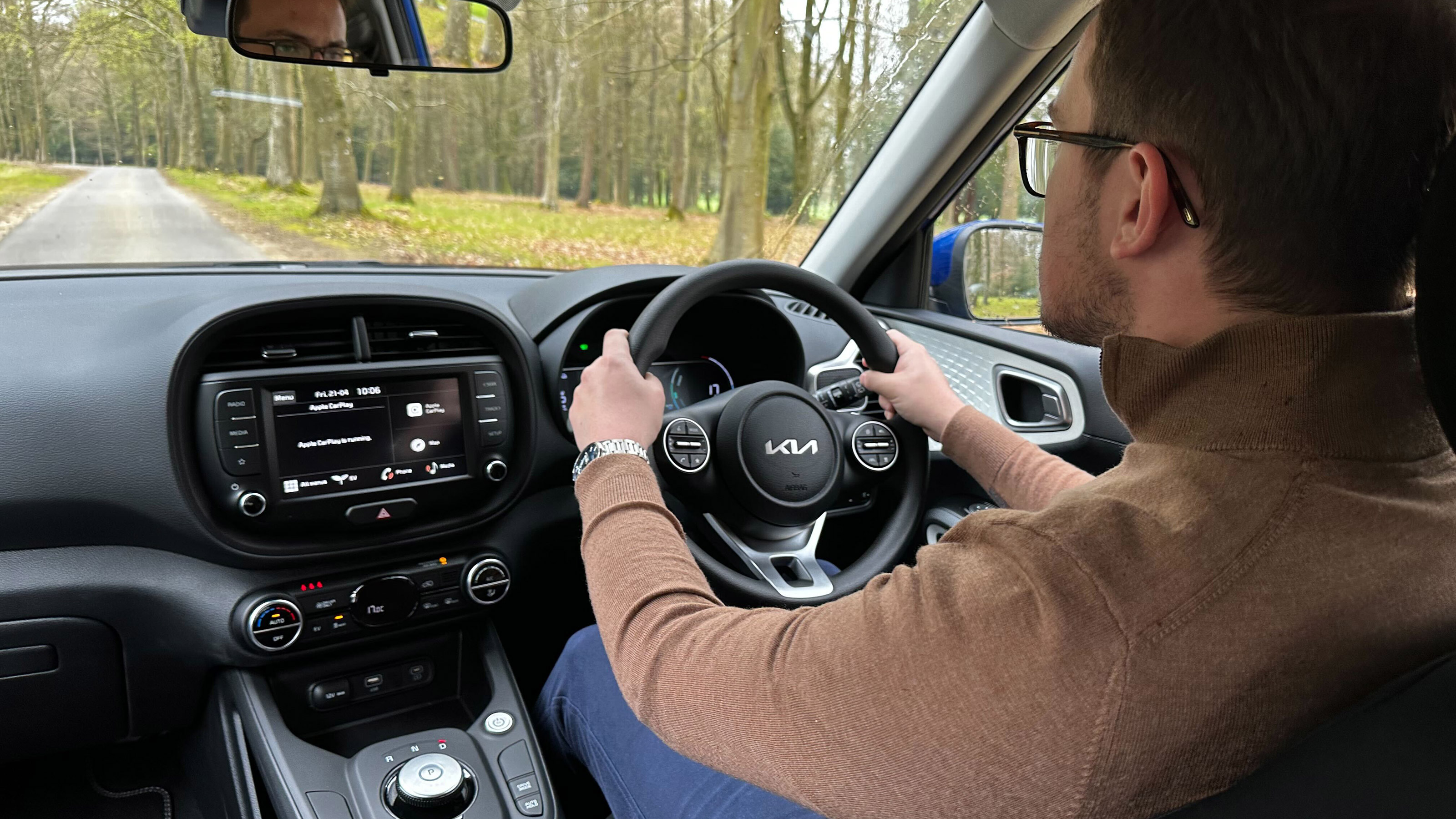 Kia Soul Urban EV driving staff