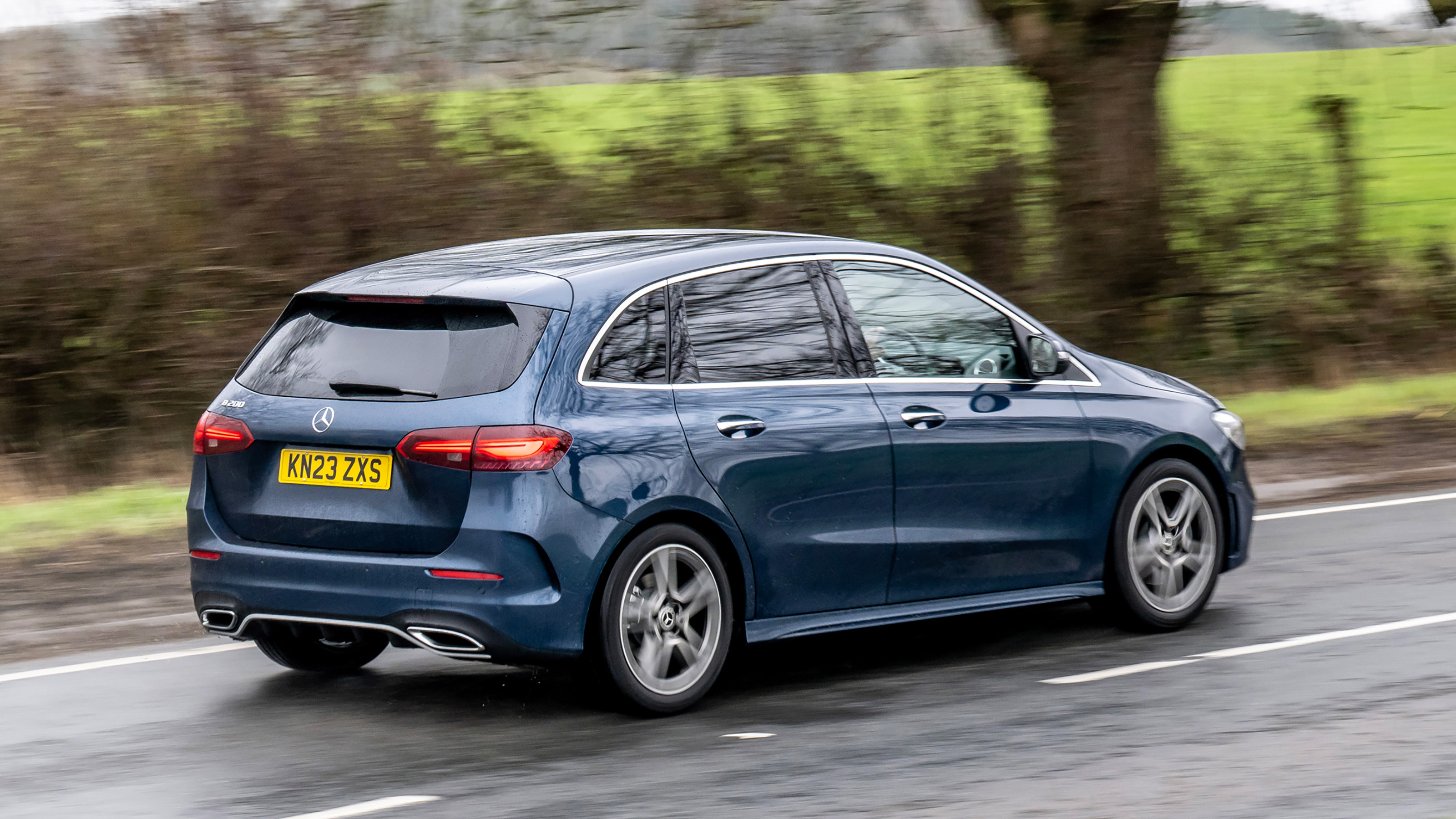 Mercedes B-Class MPV rear 3/4 panning