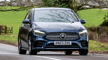 Mercedes B-Class MPV front tracking