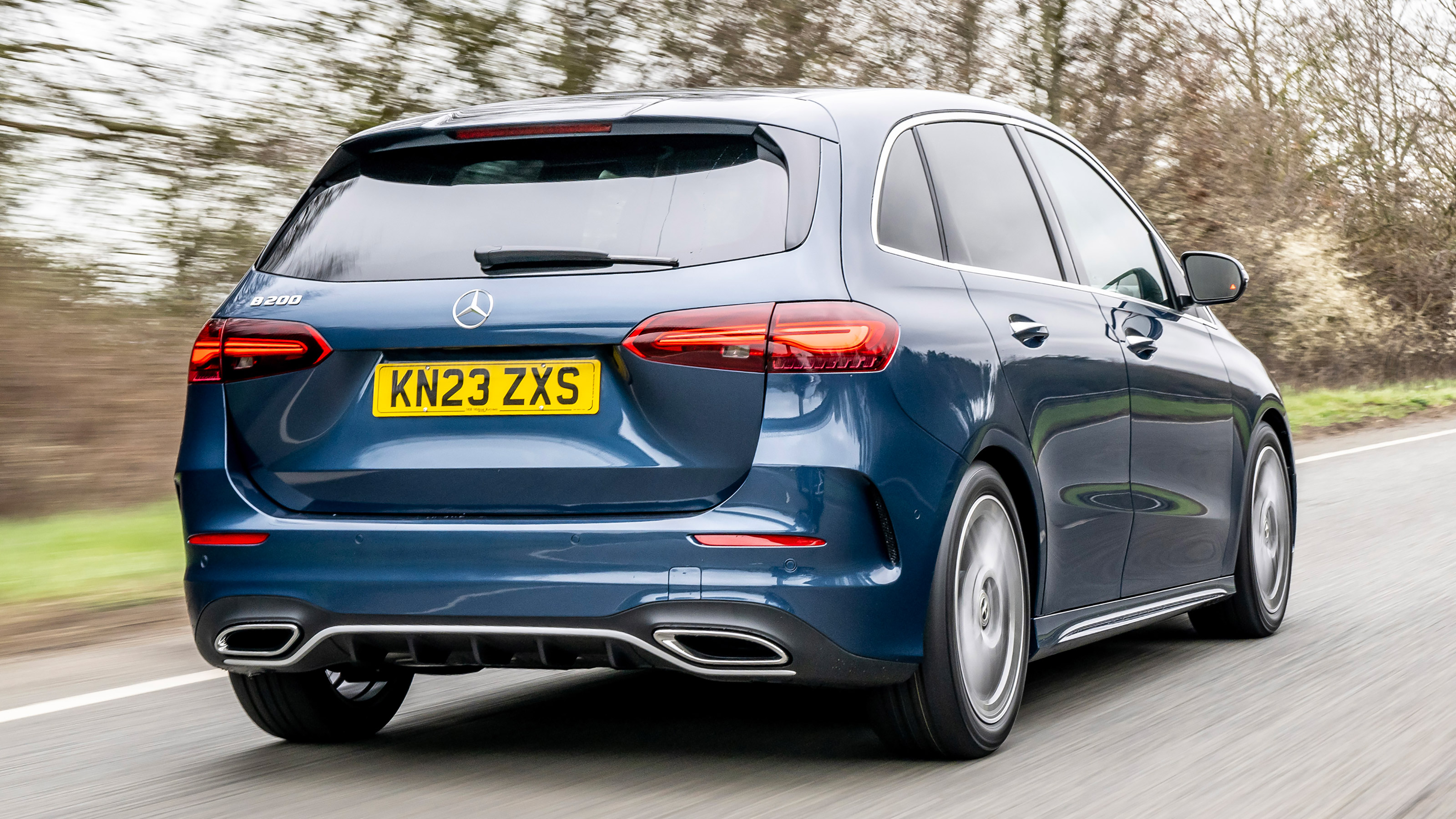 Mercedes B-Class MPV rear 3/4 tracking