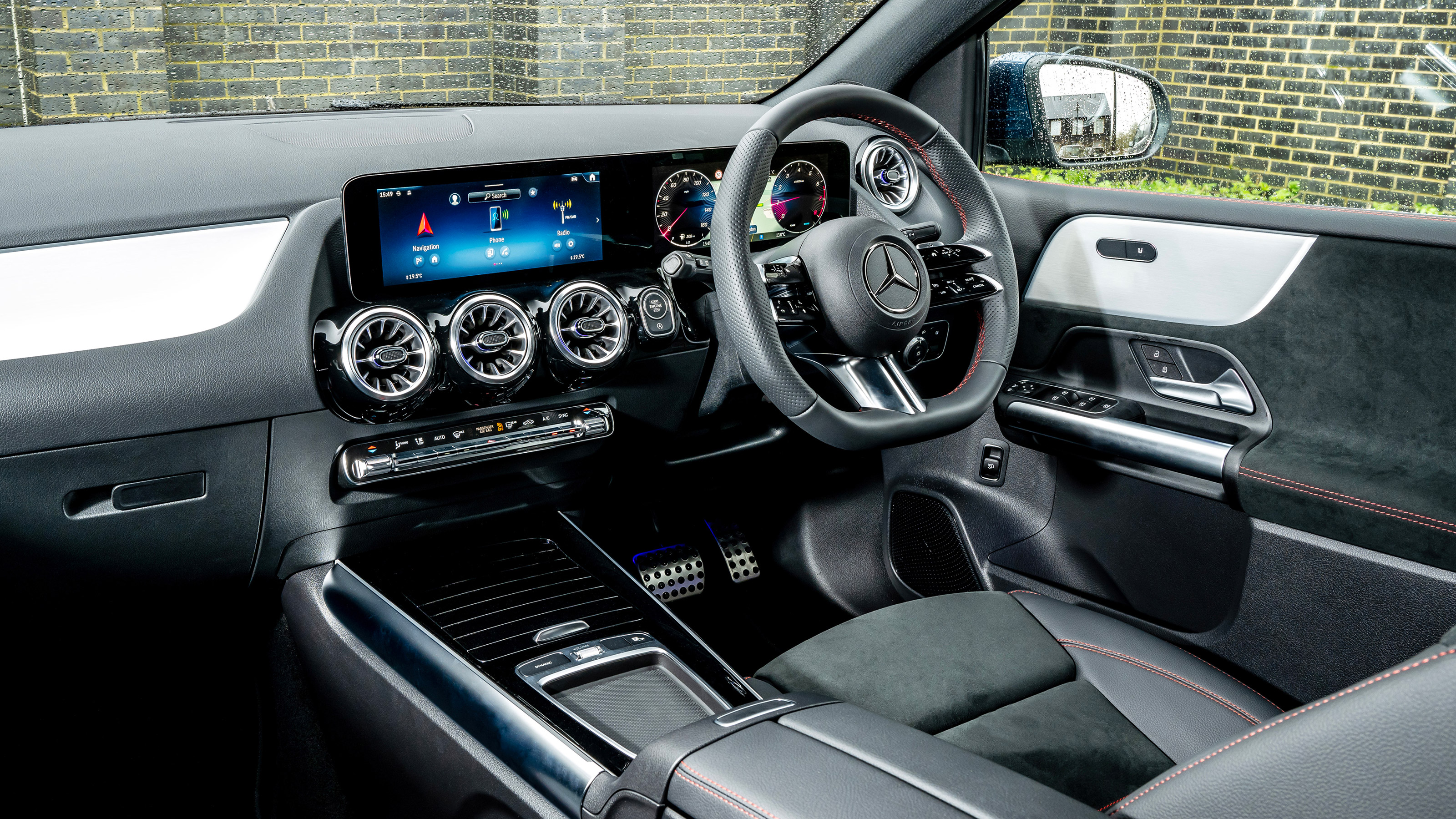 Mercedes B-Class MPV dashboard