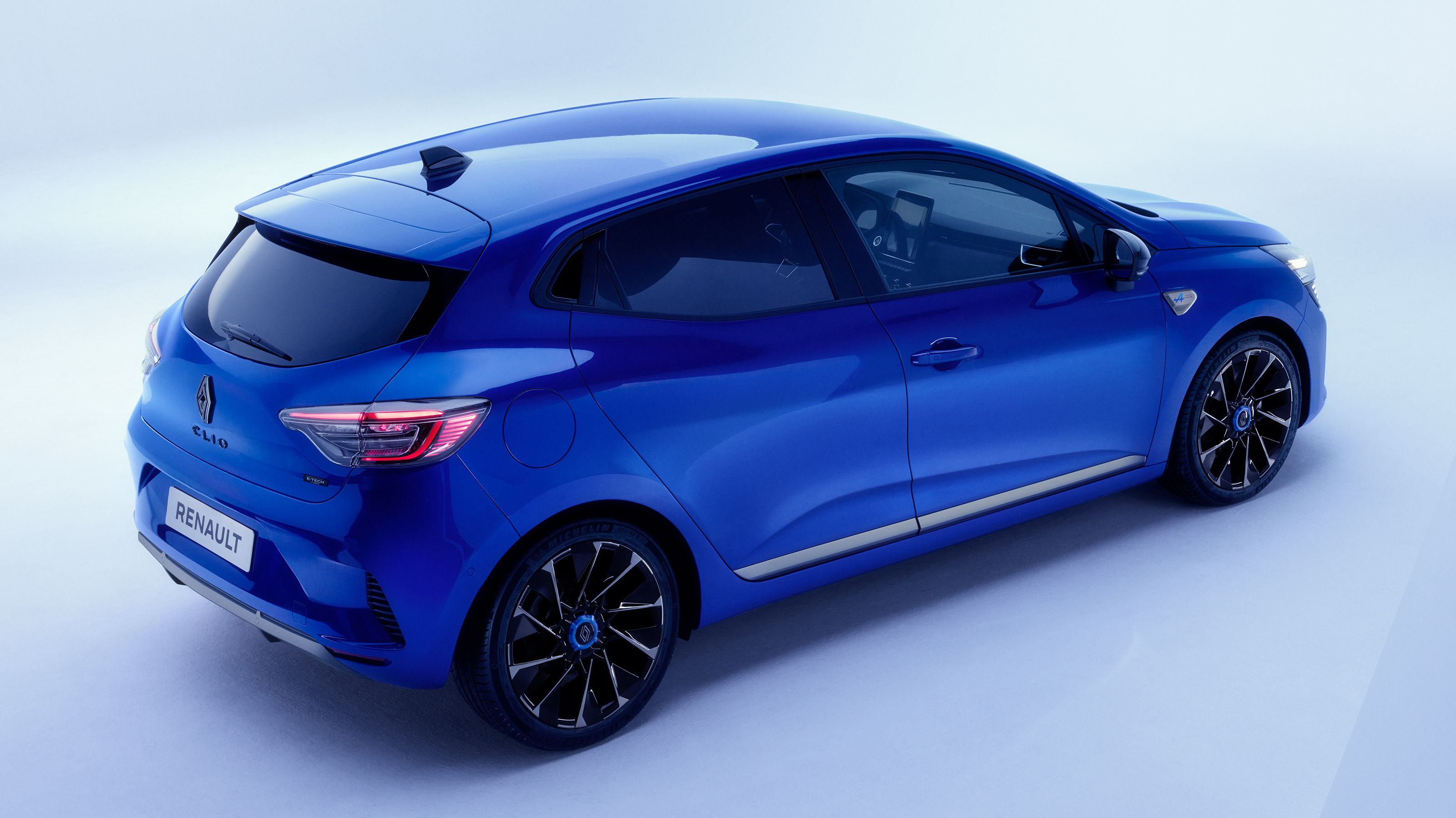 2023 Renault Clio E-Tech 2