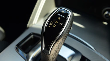 Alfa Romeo Stelvio SUV gear selector