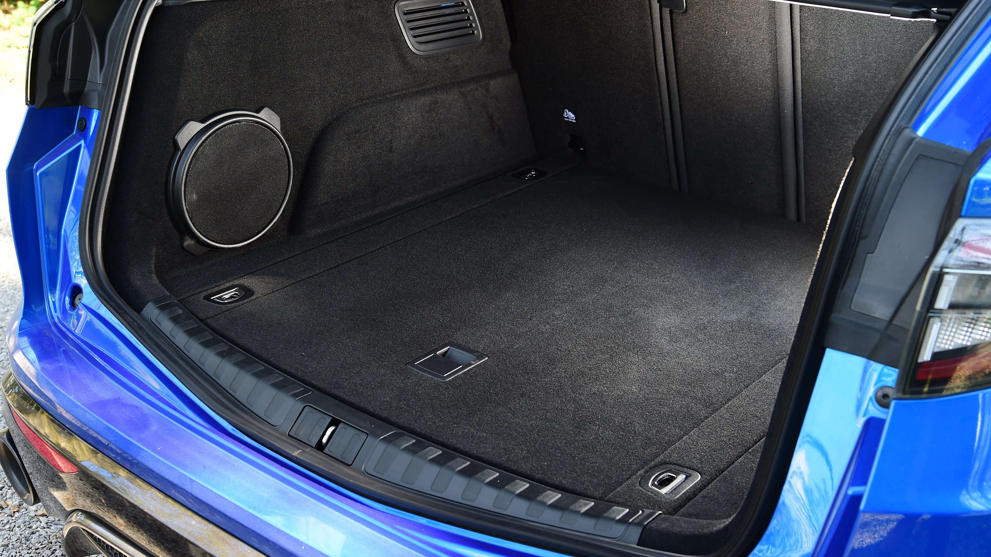 Alfa Romeo Stelvio SUV boot
