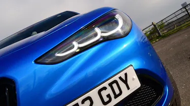 Alfa Romeo Stelvio SUV headlights